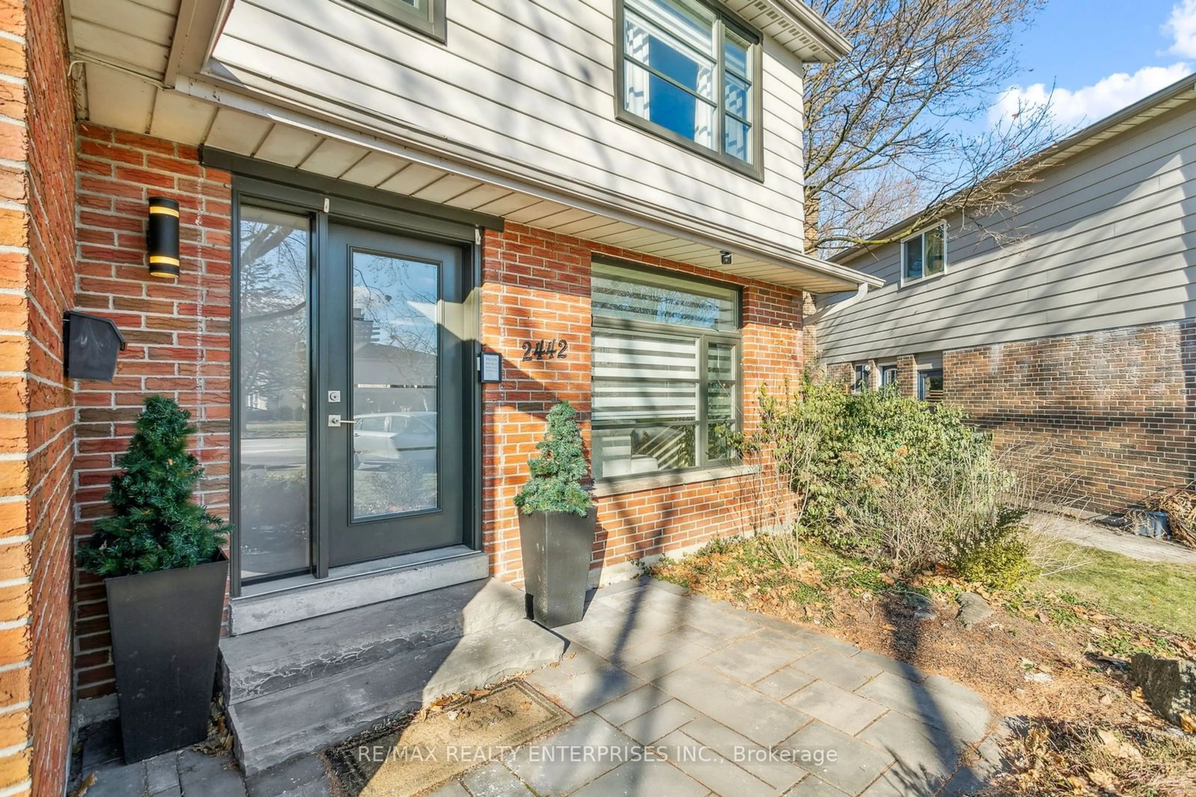 Home with brick exterior material, street for 2442 Arioso Crt, Mississauga Ontario L5K 1Y1