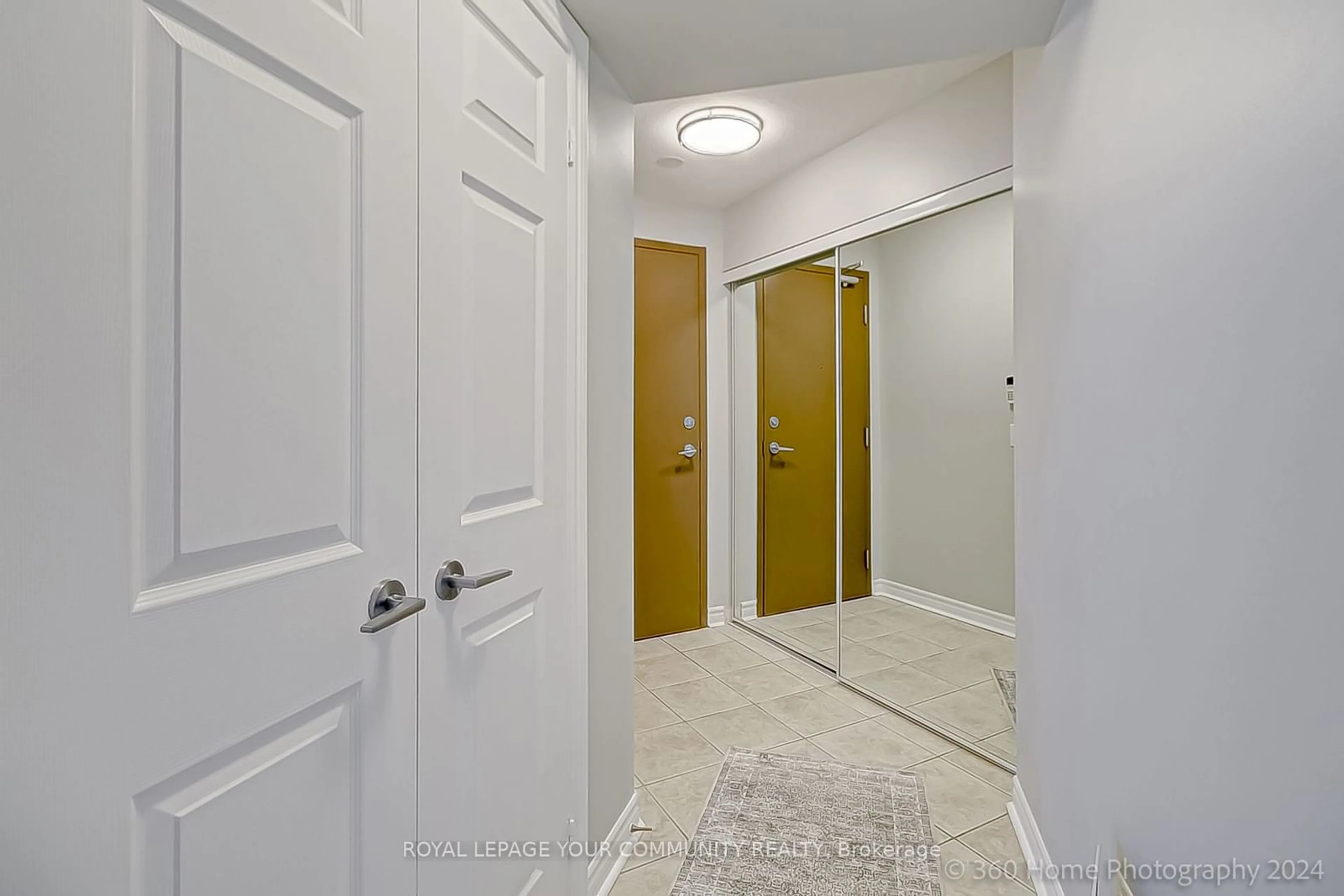 Indoor entryway for 2365 Central Park Dr #405, Oakville Ontario L6H 0C7