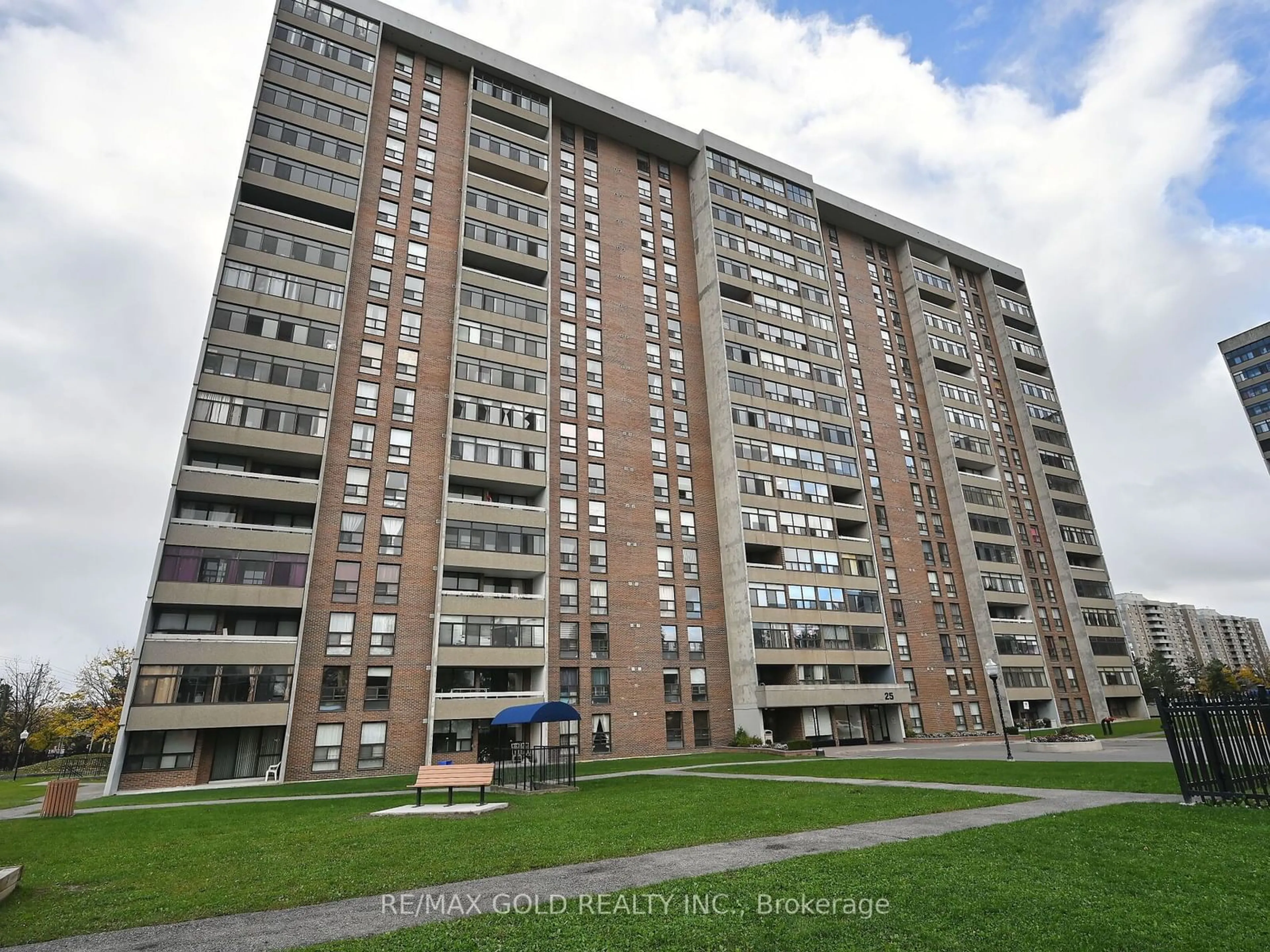 A pic from outside/outdoor area/front of a property/back of a property/a pic from drone, building for 25 Kensington Rd #1911, Brampton Ontario L6T 3W8