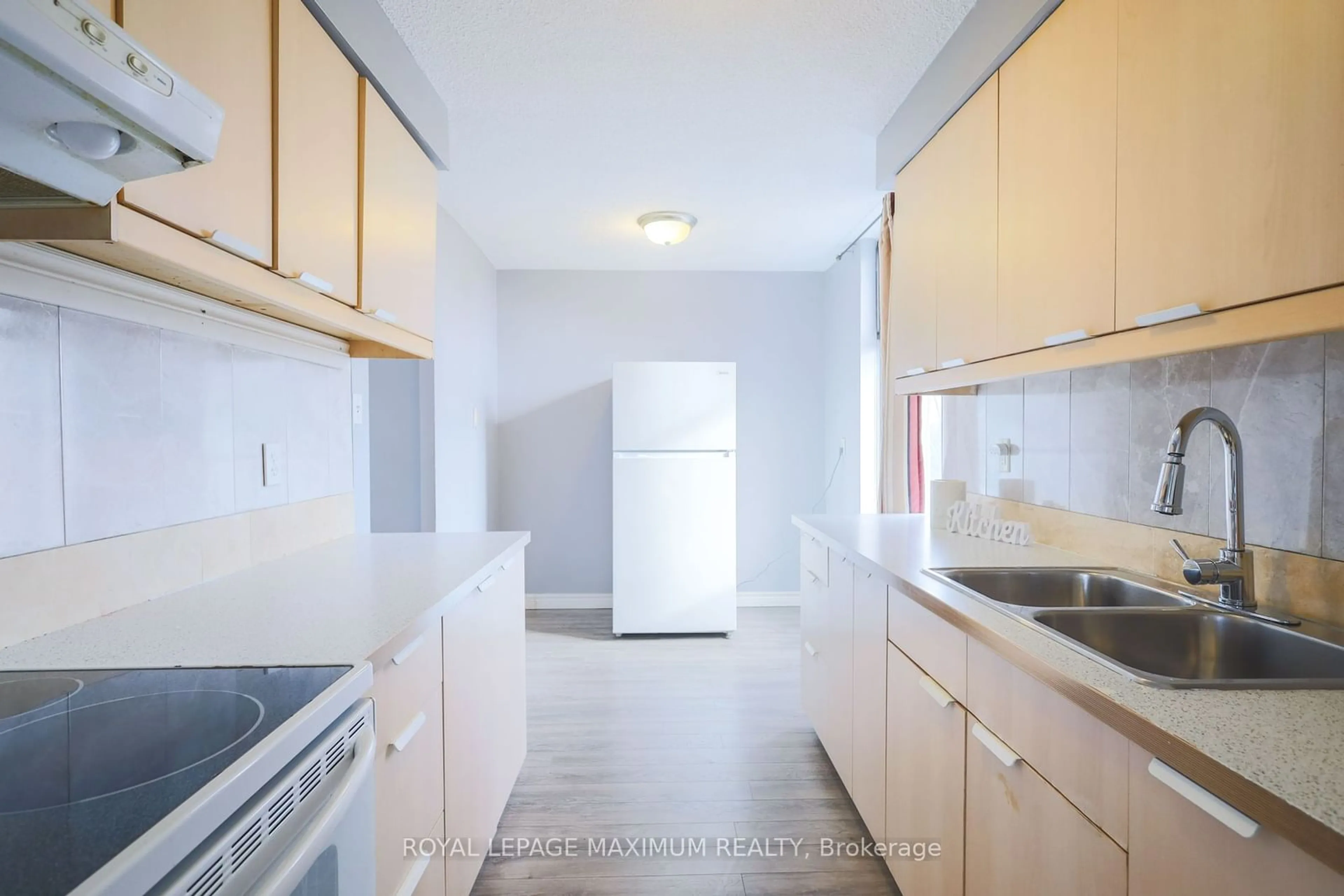 Standard kitchen, unknown for 135 Marlee Ave #501, Toronto Ontario M6B 4C6