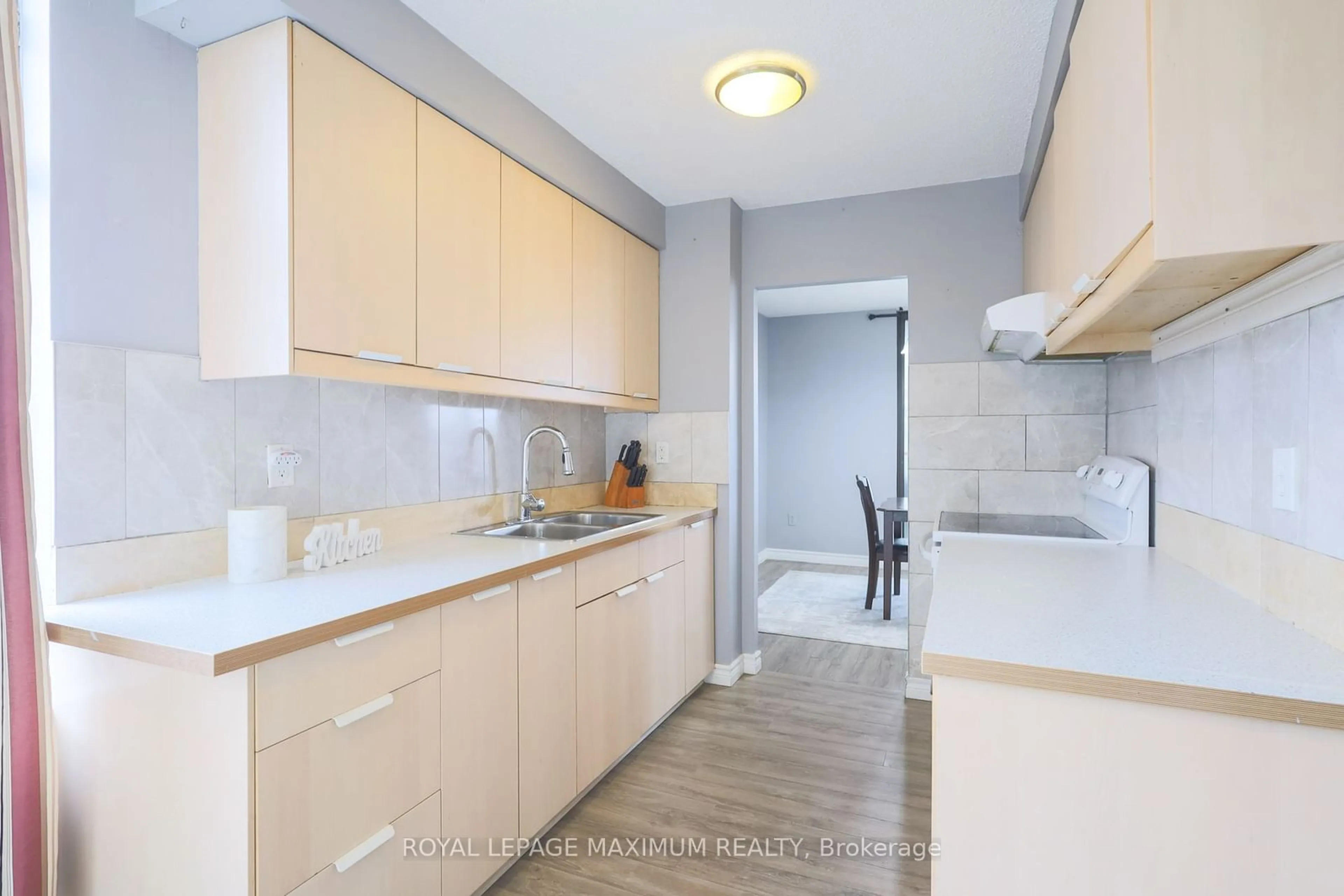 Standard kitchen, unknown for 135 Marlee Ave #501, Toronto Ontario M6B 4C6