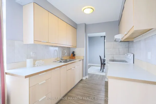 Additional property image - 135 Marlee Ave Unit 501