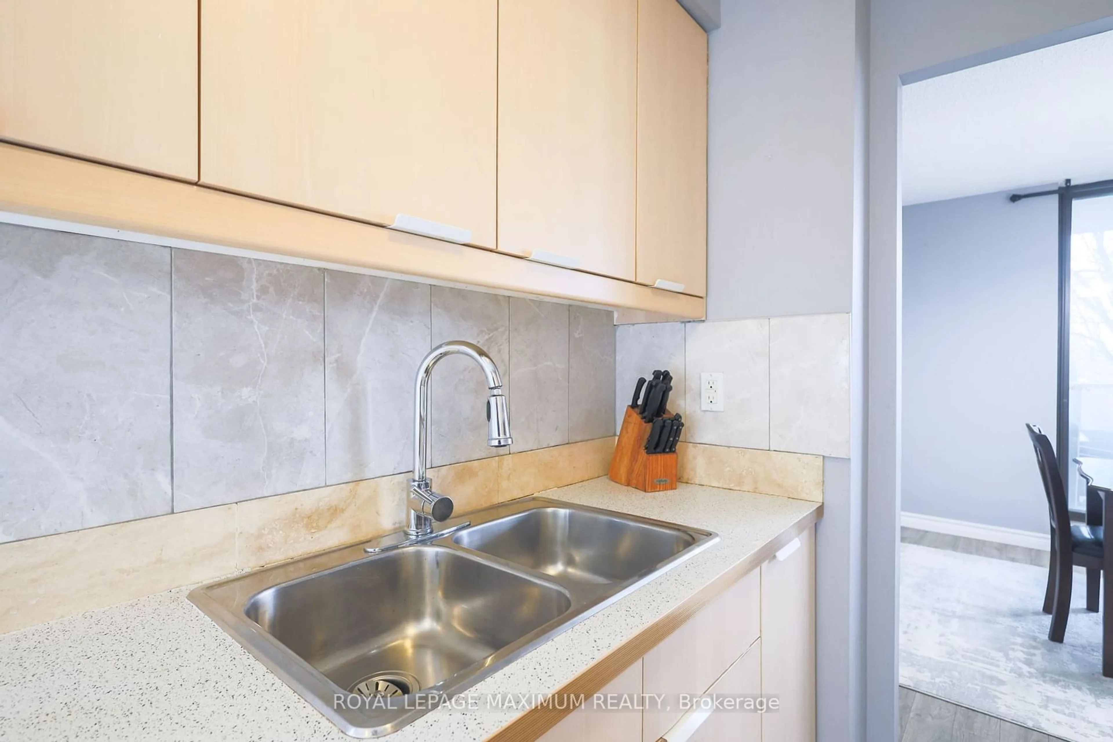 Standard kitchen, unknown for 135 Marlee Ave #501, Toronto Ontario M6B 4C6