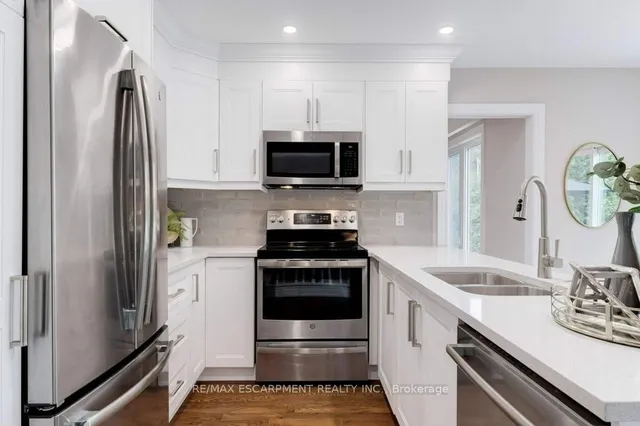 Additional property image - 2182 Maplewood Dr