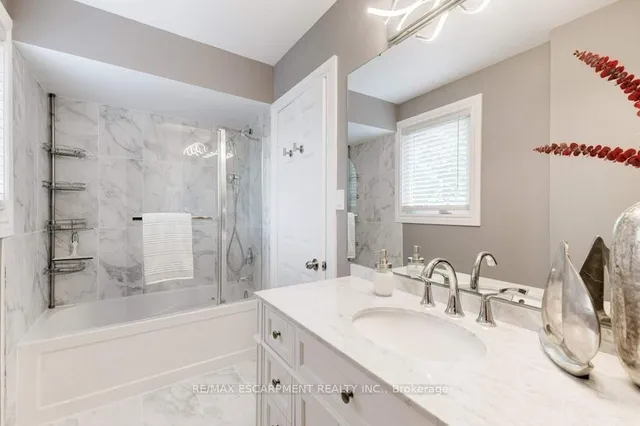 Additional property image - 2182 Maplewood Dr