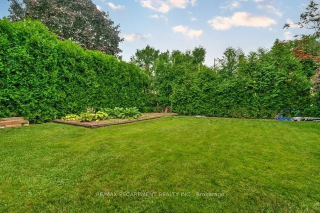 Additional property image - 2182 Maplewood Dr
