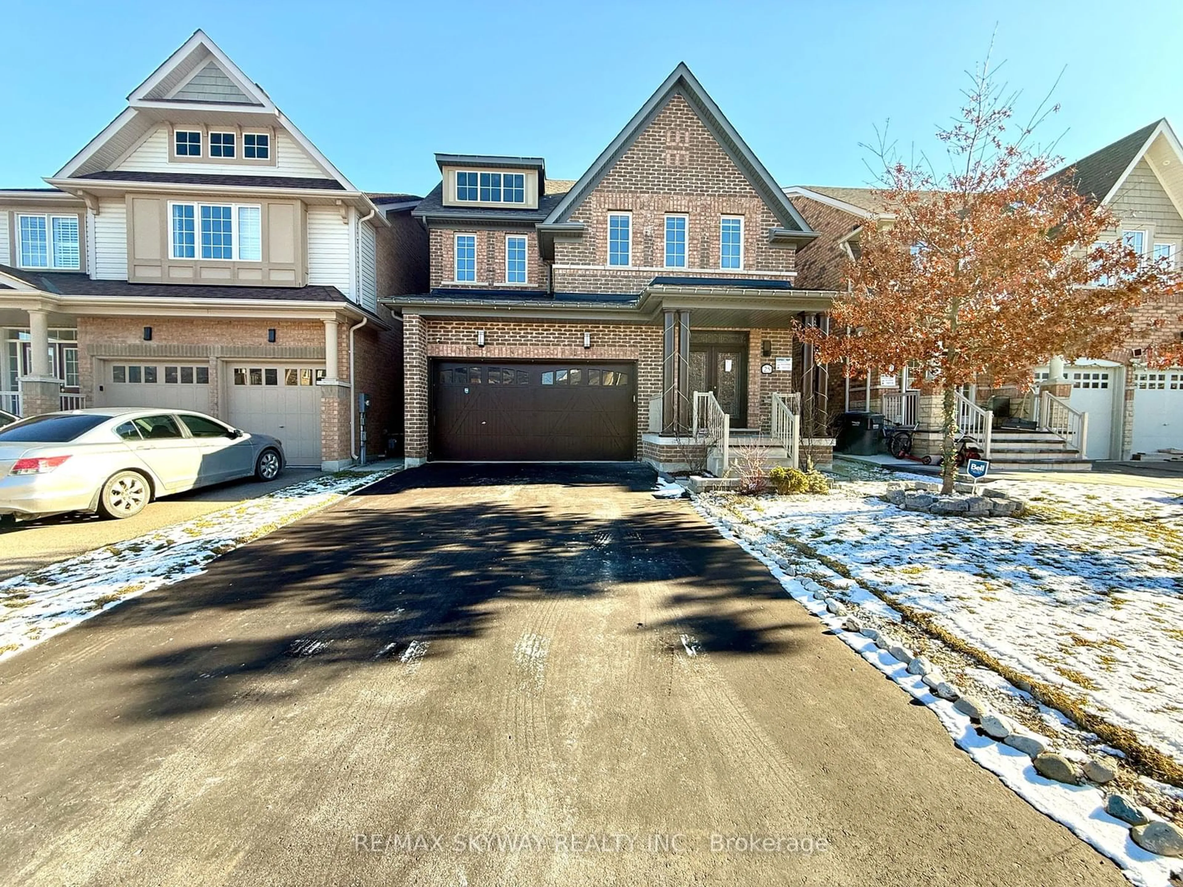 A pic from outside/outdoor area/front of a property/back of a property/a pic from drone, street for 25 Helderman St, Caledon Ontario L7C 4B7