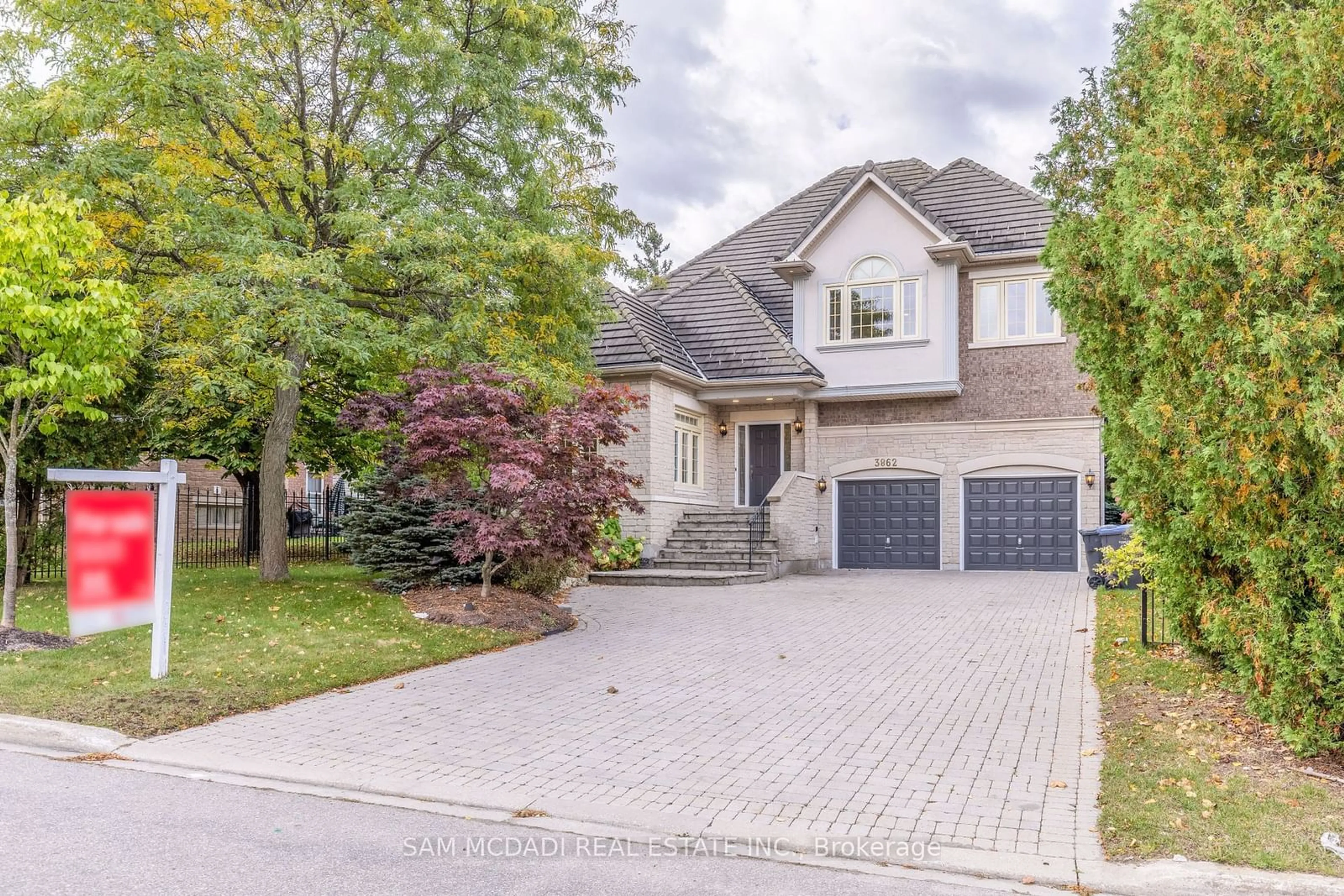 Home with brick exterior material, street for 3862 O'neil Gate, Mississauga Ontario L5L 5X6