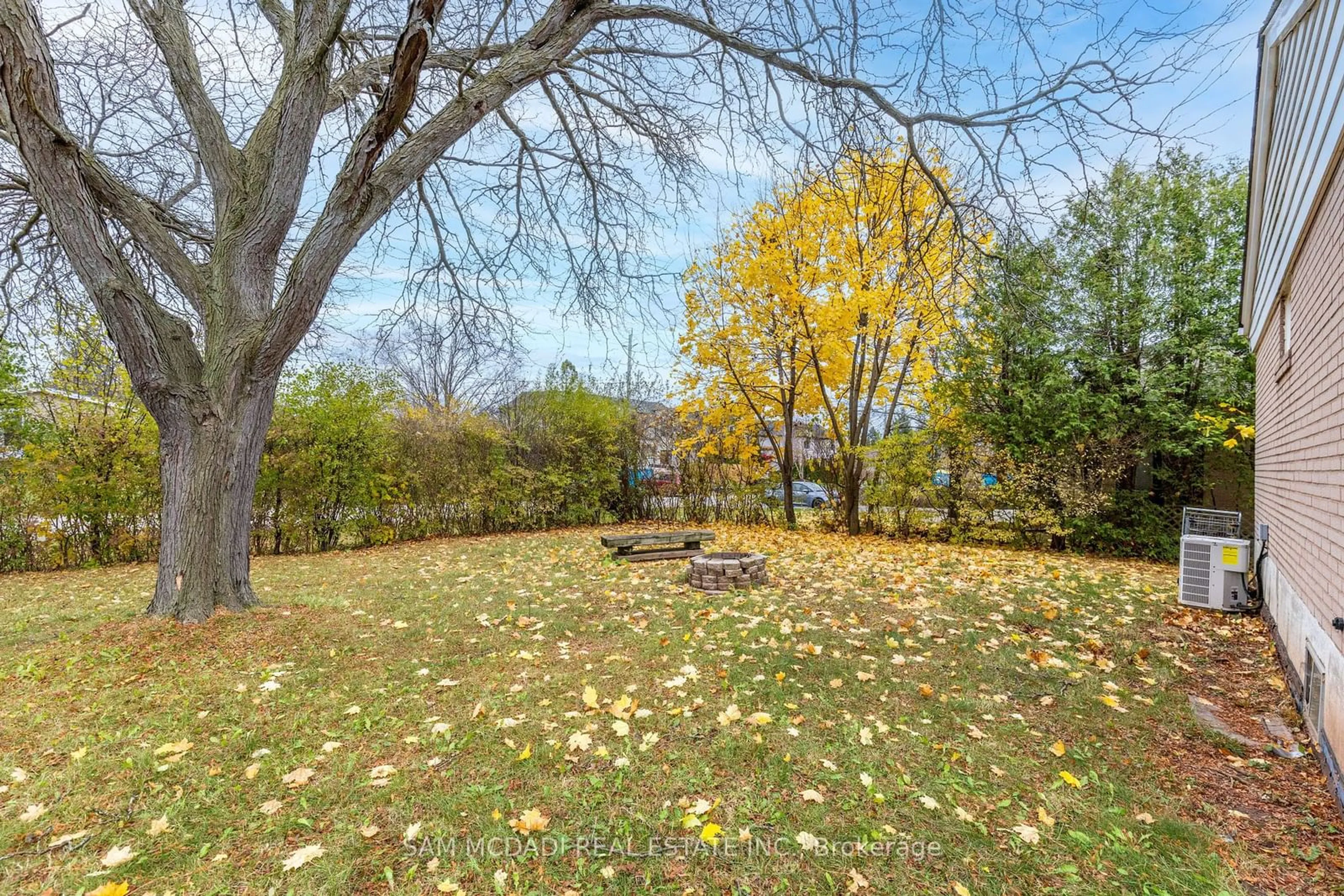 Patio, forest/trees view for 473 Samford Pl, Oakville Ontario L6L 4E7