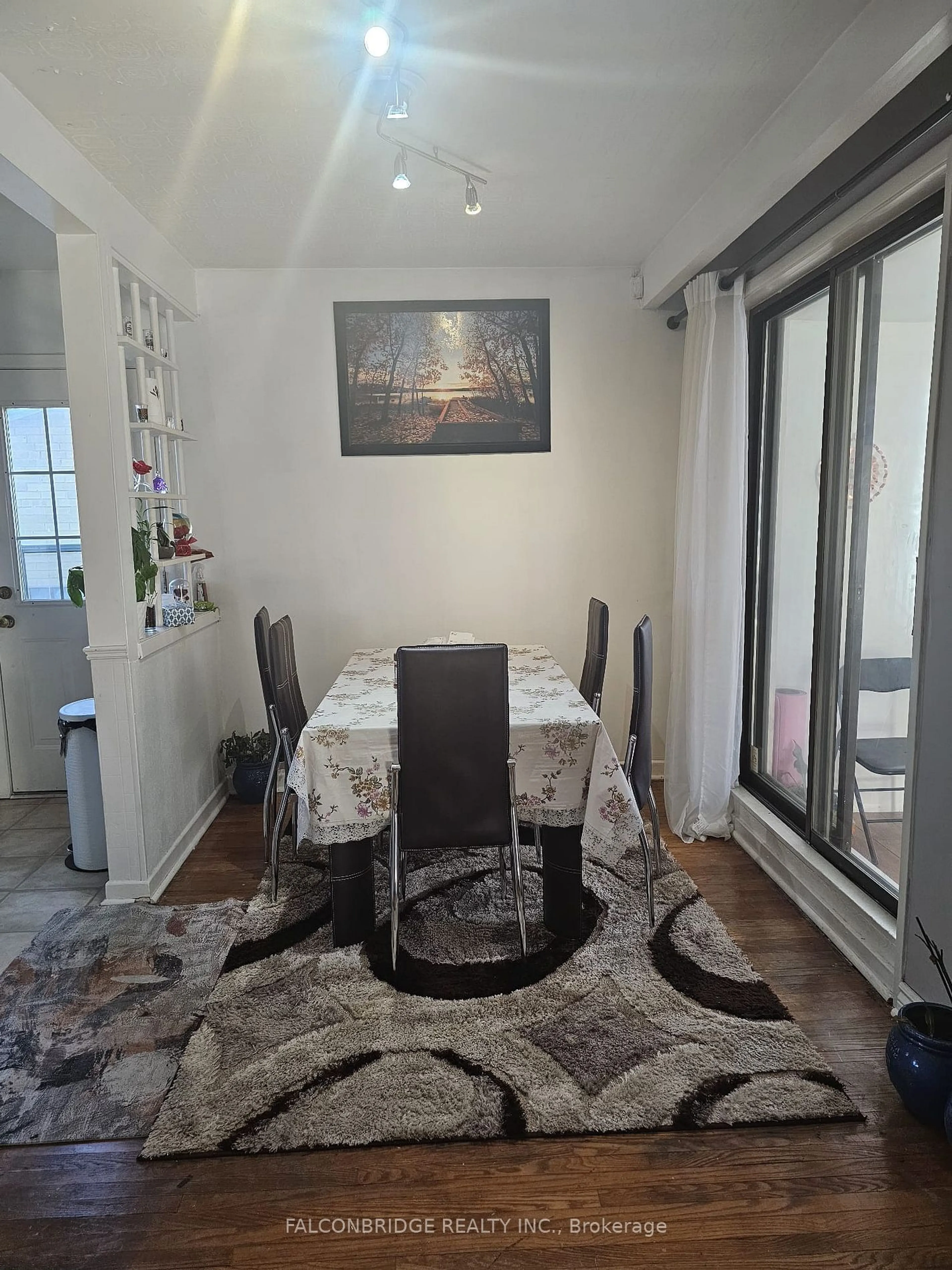 Dining room, unknown for 26 FLOWERTOWN Ave, Brampton Ontario L6X 2K2