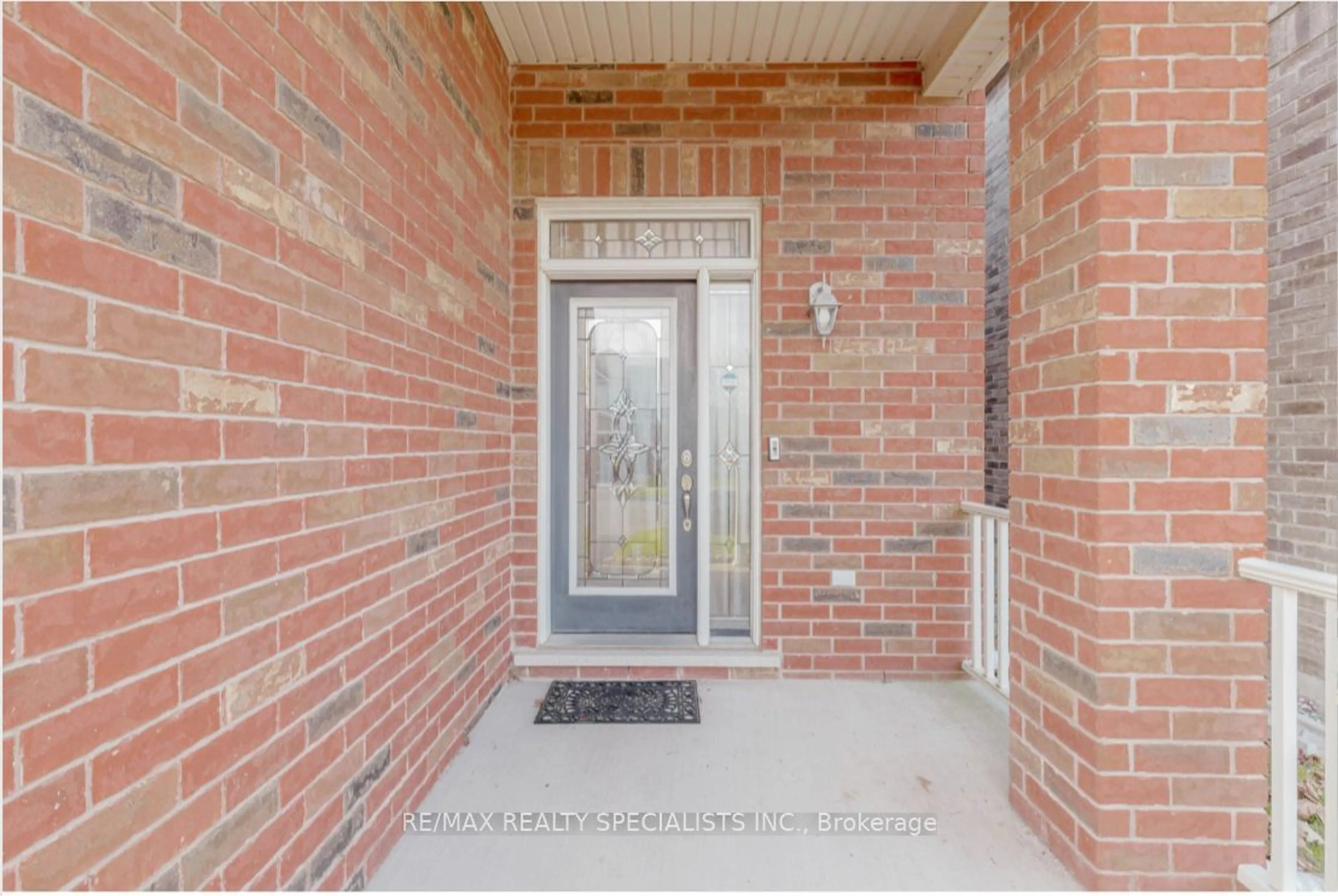 Indoor entryway for 171 Leiterman Dr, Milton Ontario L9T 8B5