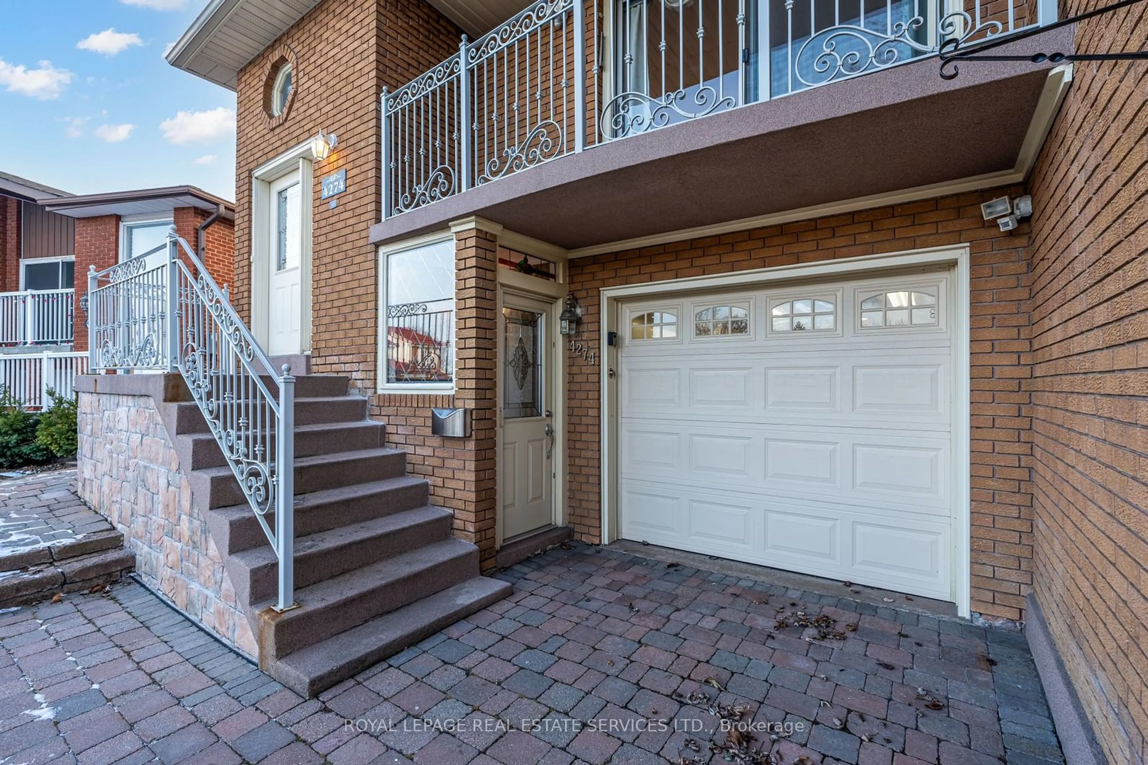 Home with brick exterior material, street for 4274 Ryeford Crt, Mississauga Ontario L4Z 1L9