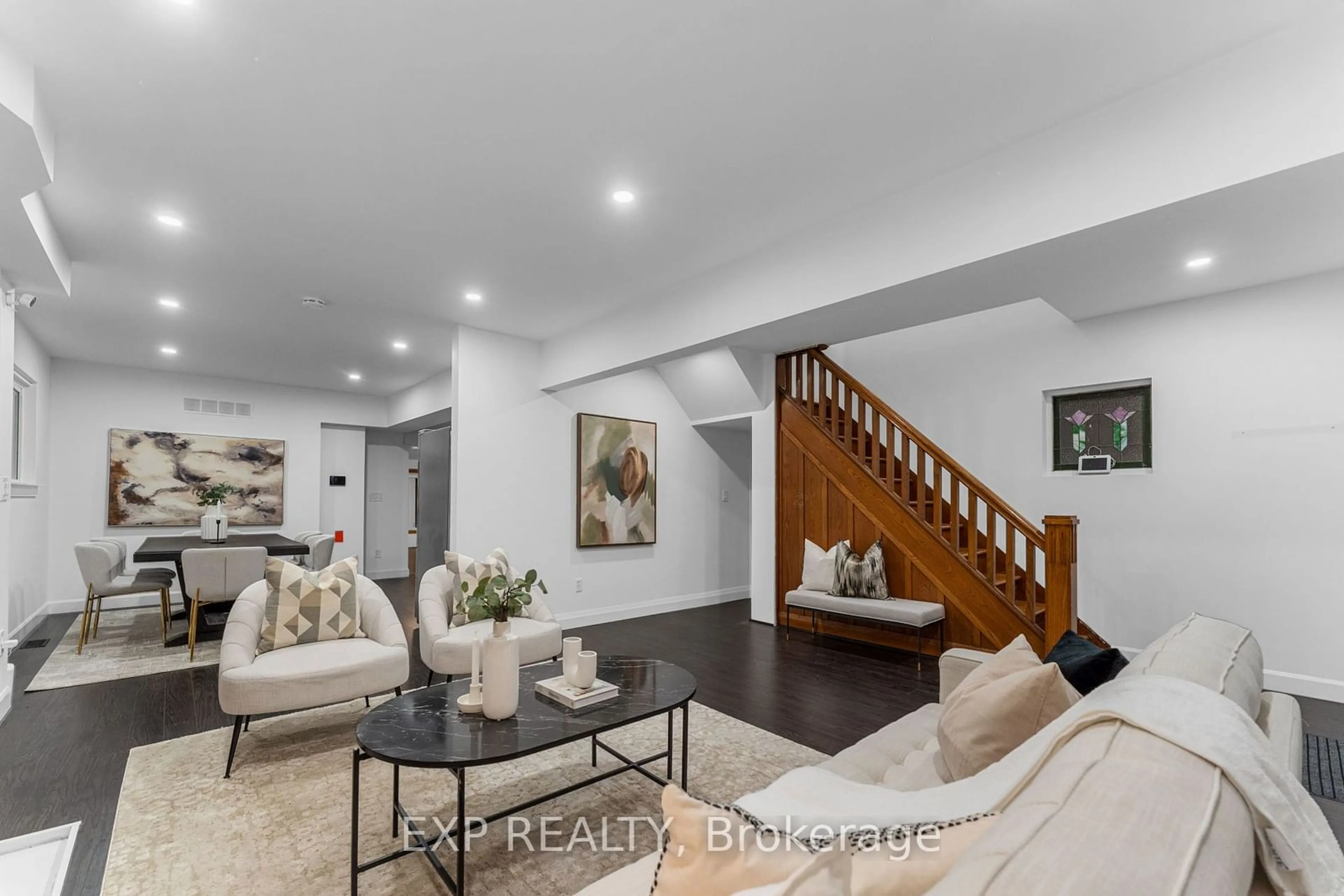 Living room with furniture, unknown for 88 King St, Caledon Ontario L7E 1A2