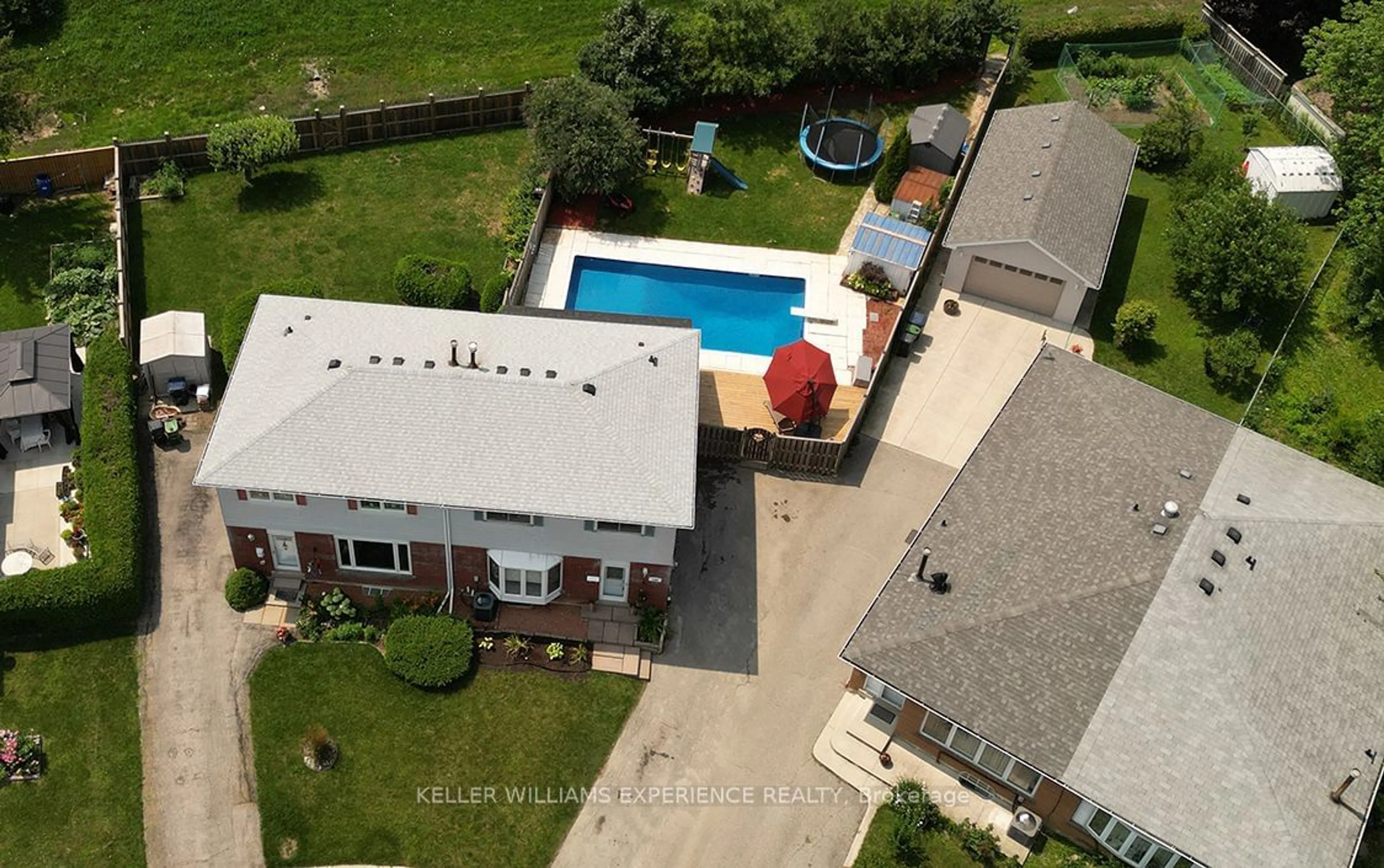 A pic from outside/outdoor area/front of a property/back of a property/a pic from drone, unknown for 125 Alicewood Crt, Toronto Ontario M9V 3Y1