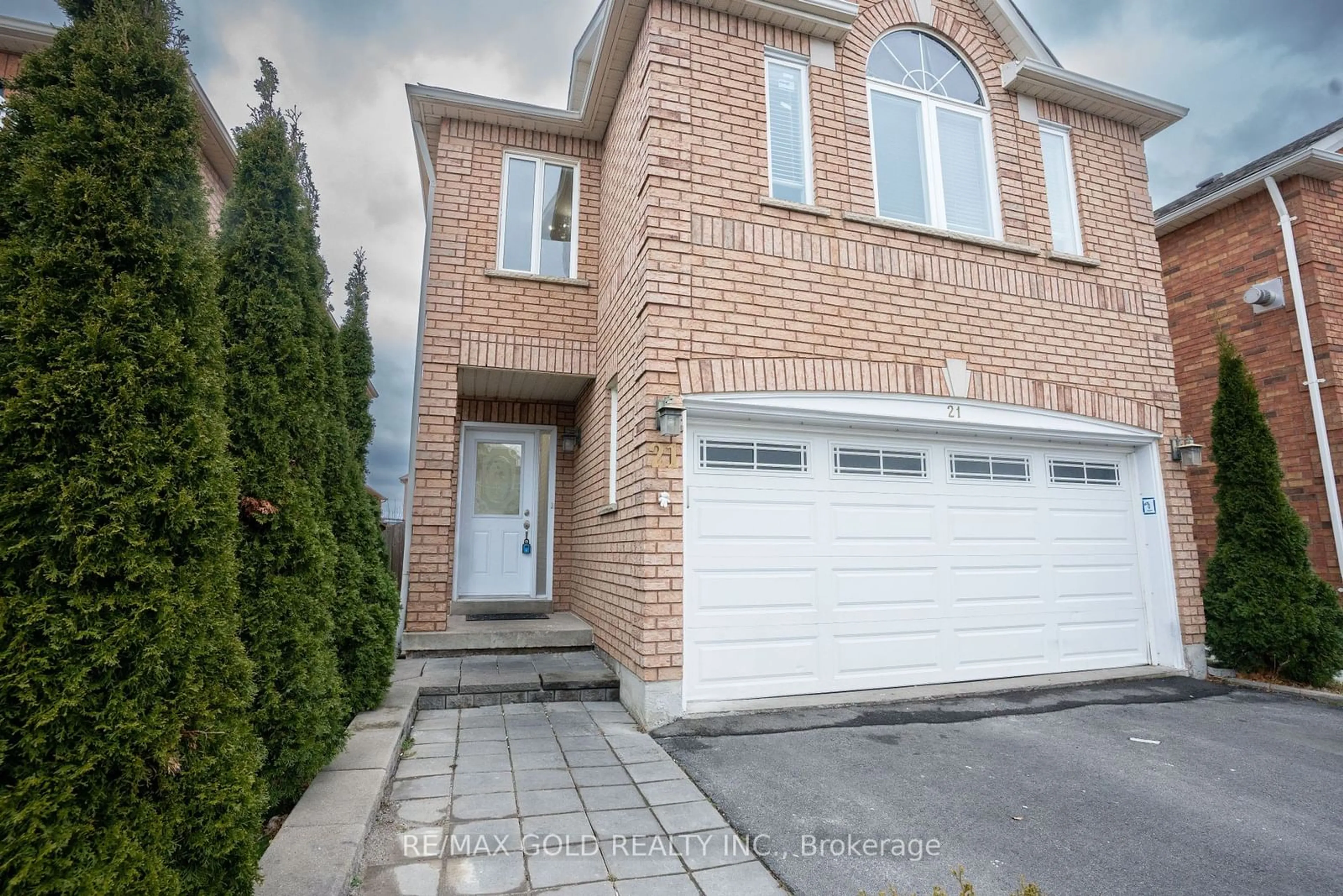 Home with brick exterior material, street for 21 Summerdale Cres, Brampton Ontario L6X 4V8