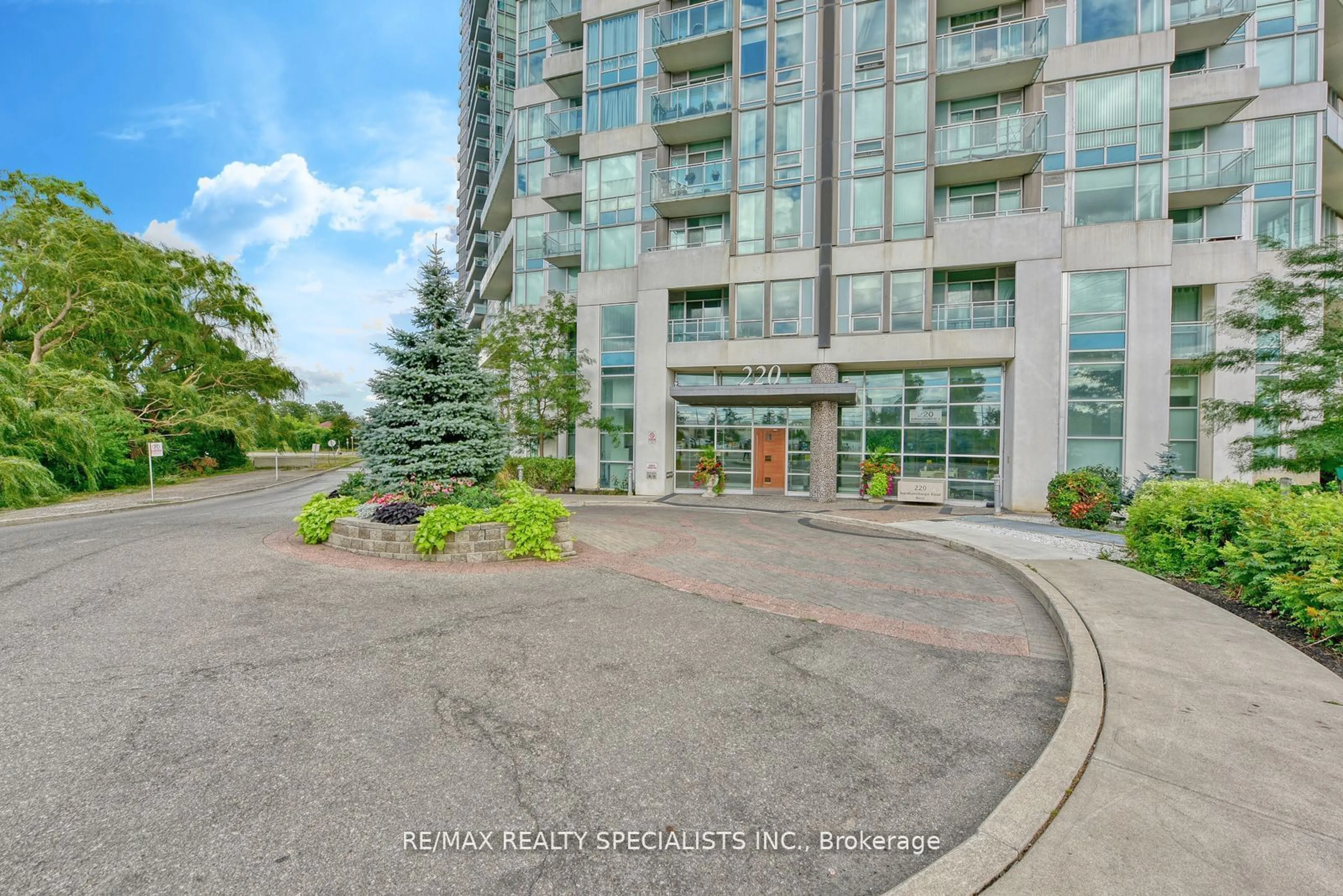 Unknown for 220 Burnhamthorpe Rd #1705, Mississauga Ontario L5B 4N4