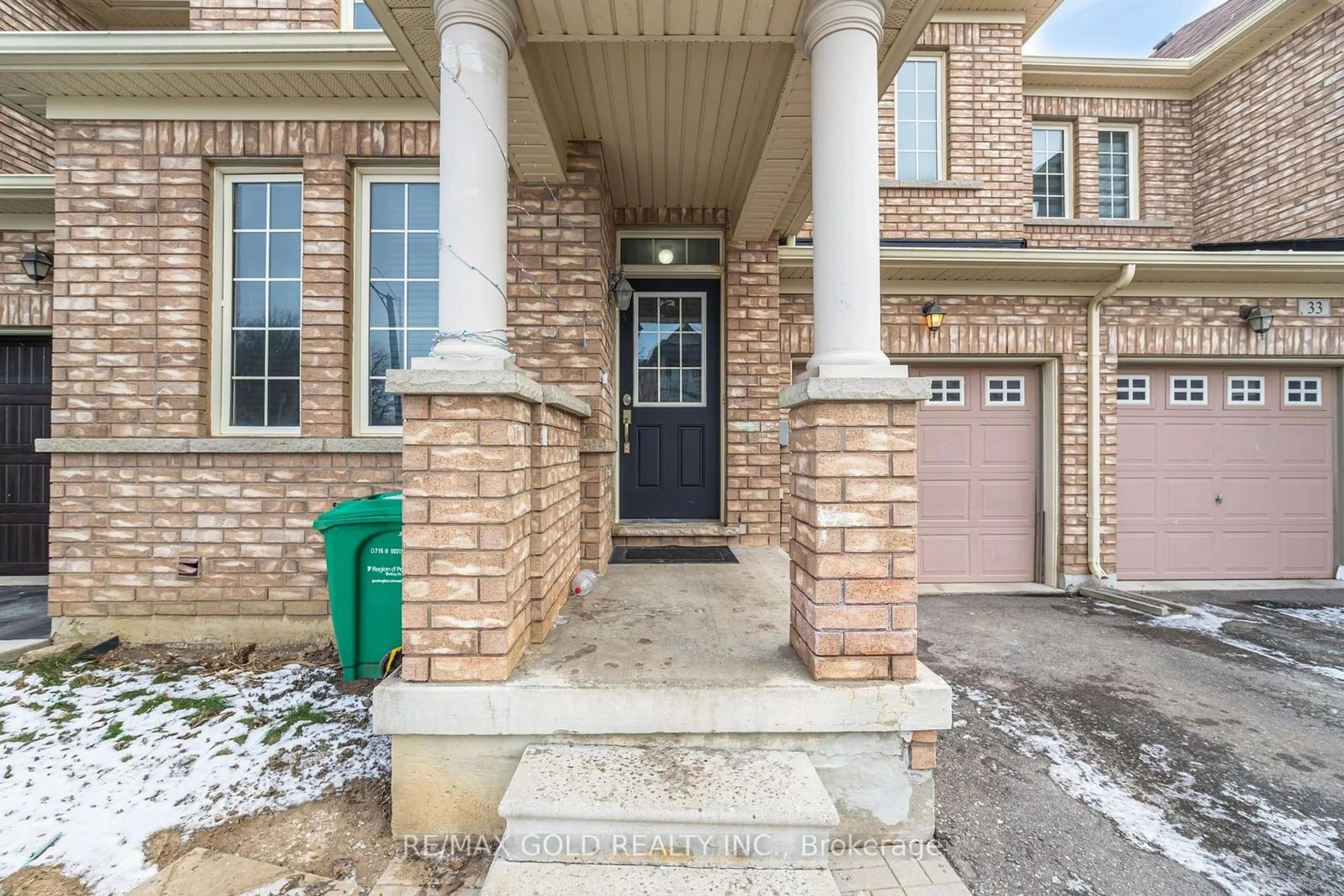 Home with brick exterior material, street for 35 Kawana Rd, Brampton Ontario L6Y 0W2