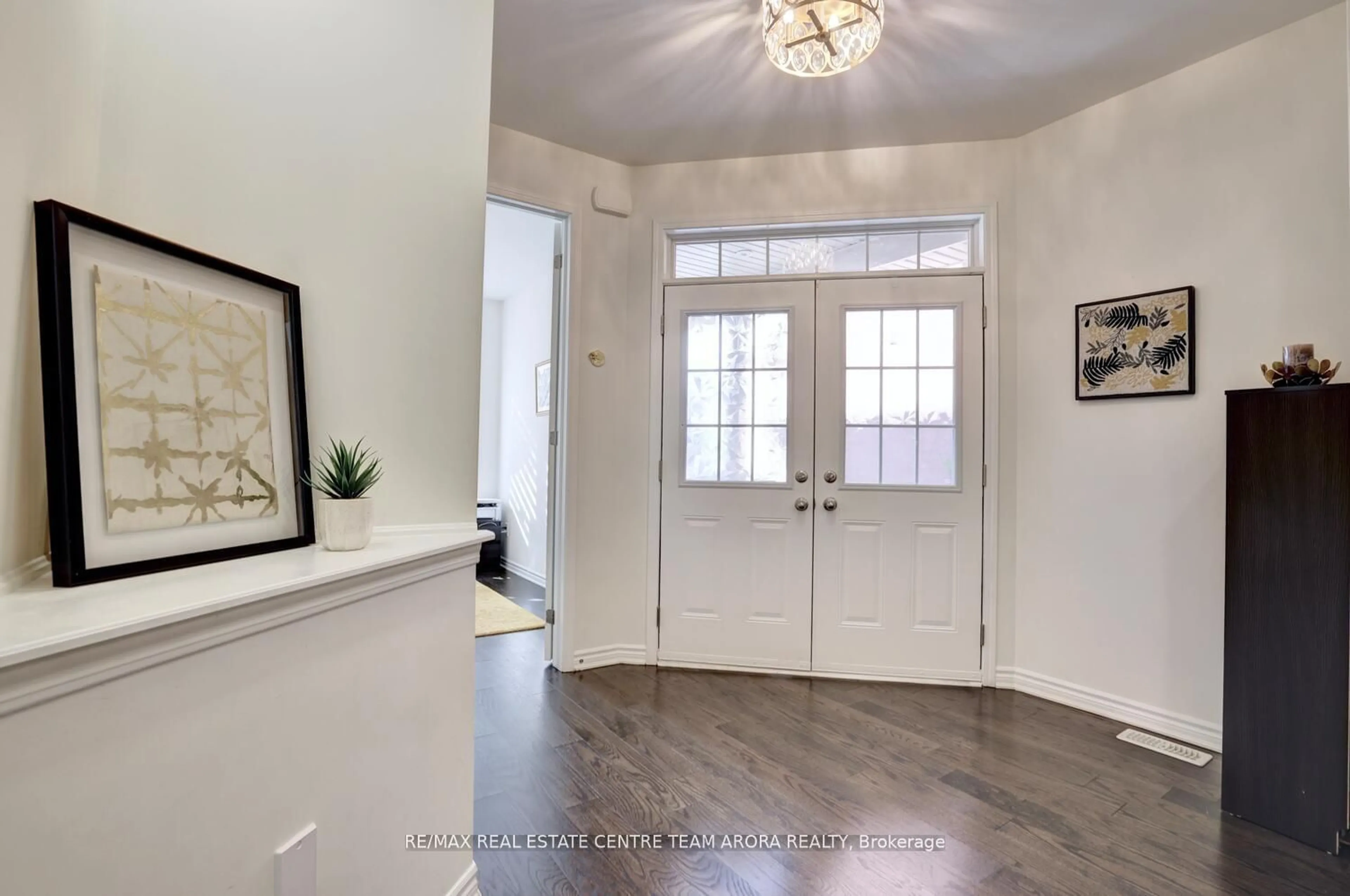 Indoor entryway for 18 Emerald Coast Tr, Brampton Ontario L7A 5A7