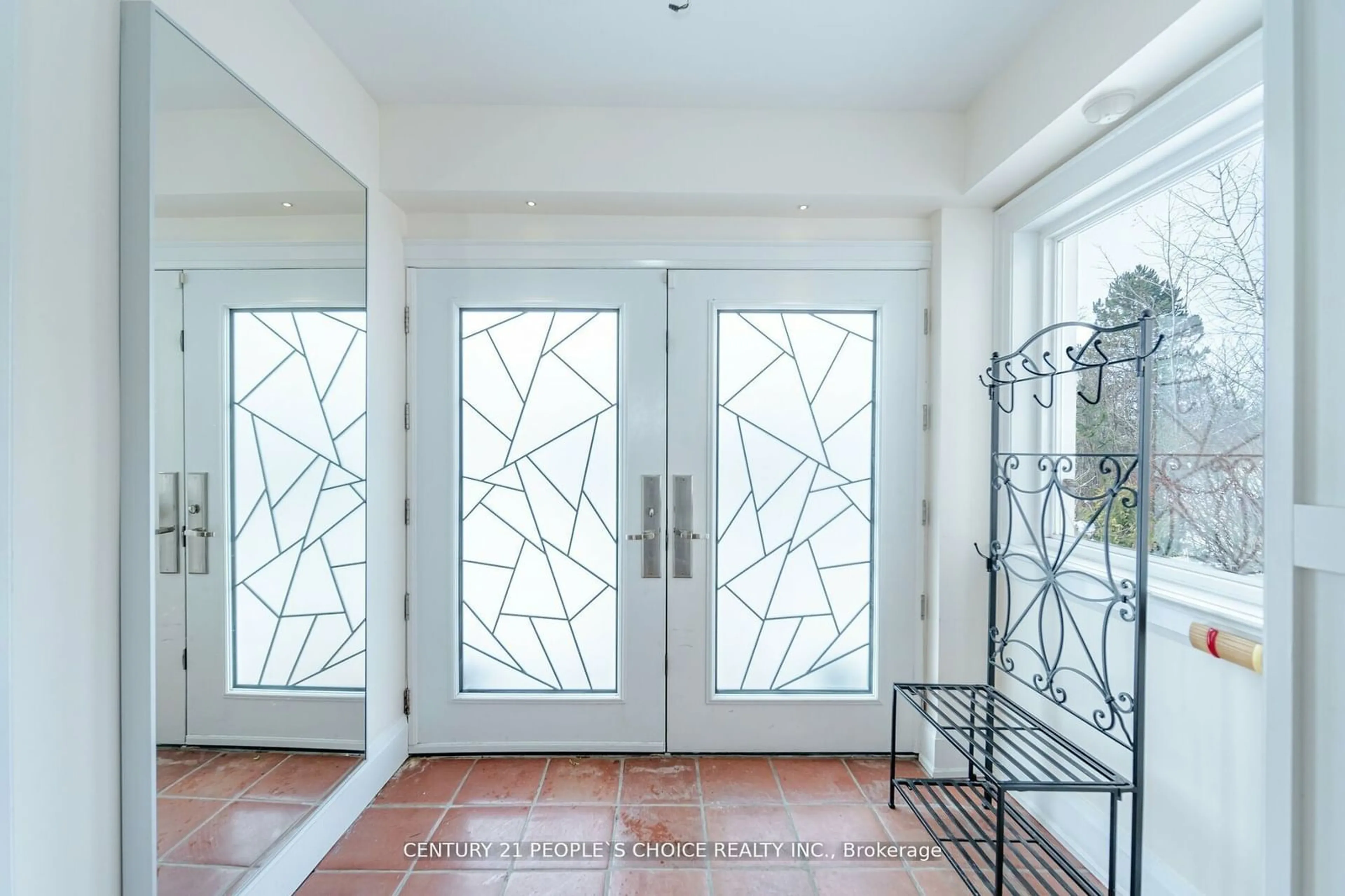 Indoor entryway for 29 Bartley Dr, Caledon Ontario L7E 0N1