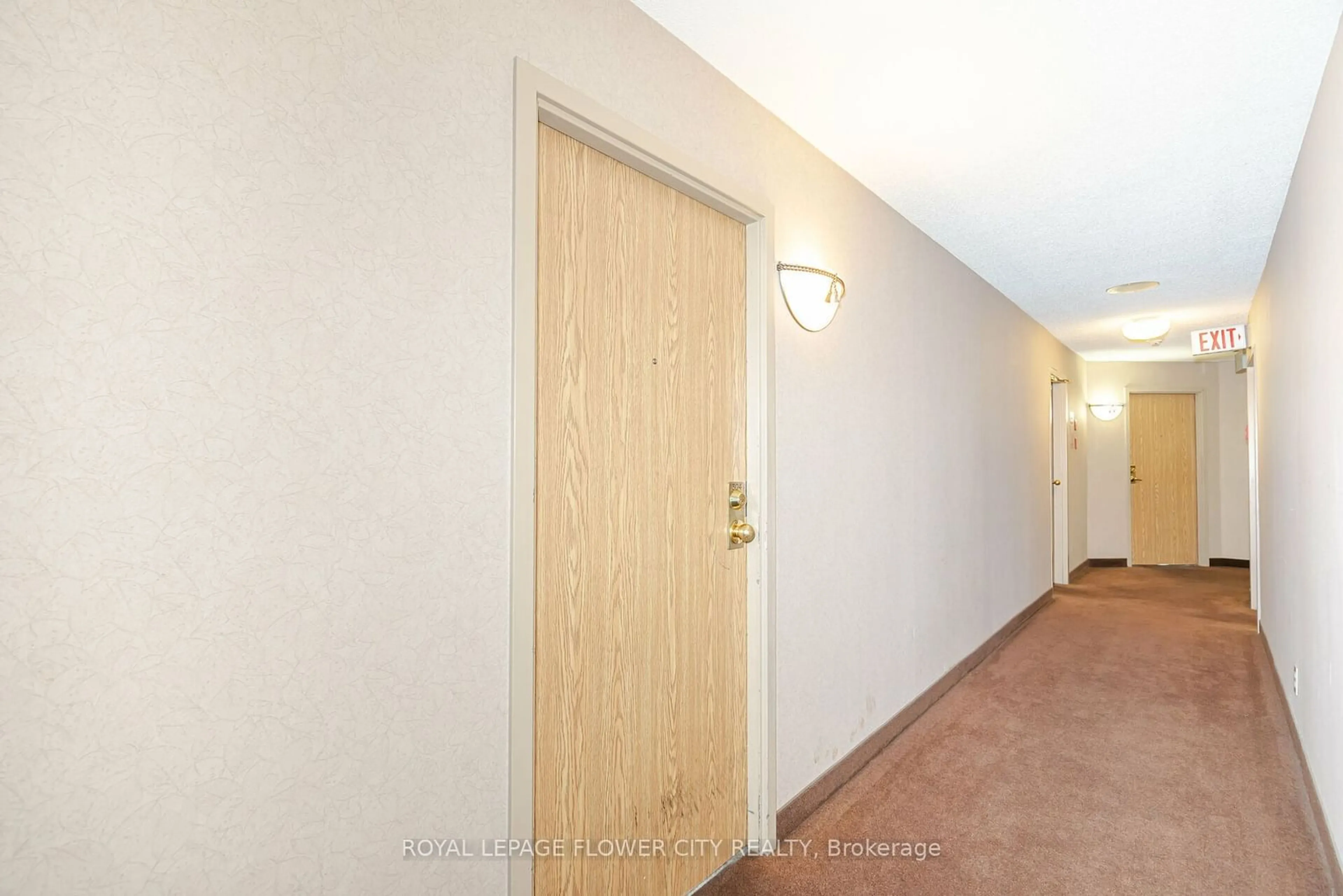 Indoor foyer for 25 Trailwood Dr #304, Mississauga Ontario L4Z 3K9