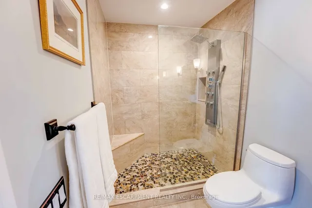 Additional property image - 2075 AMHERST HEIGHTS Dr Unit 402