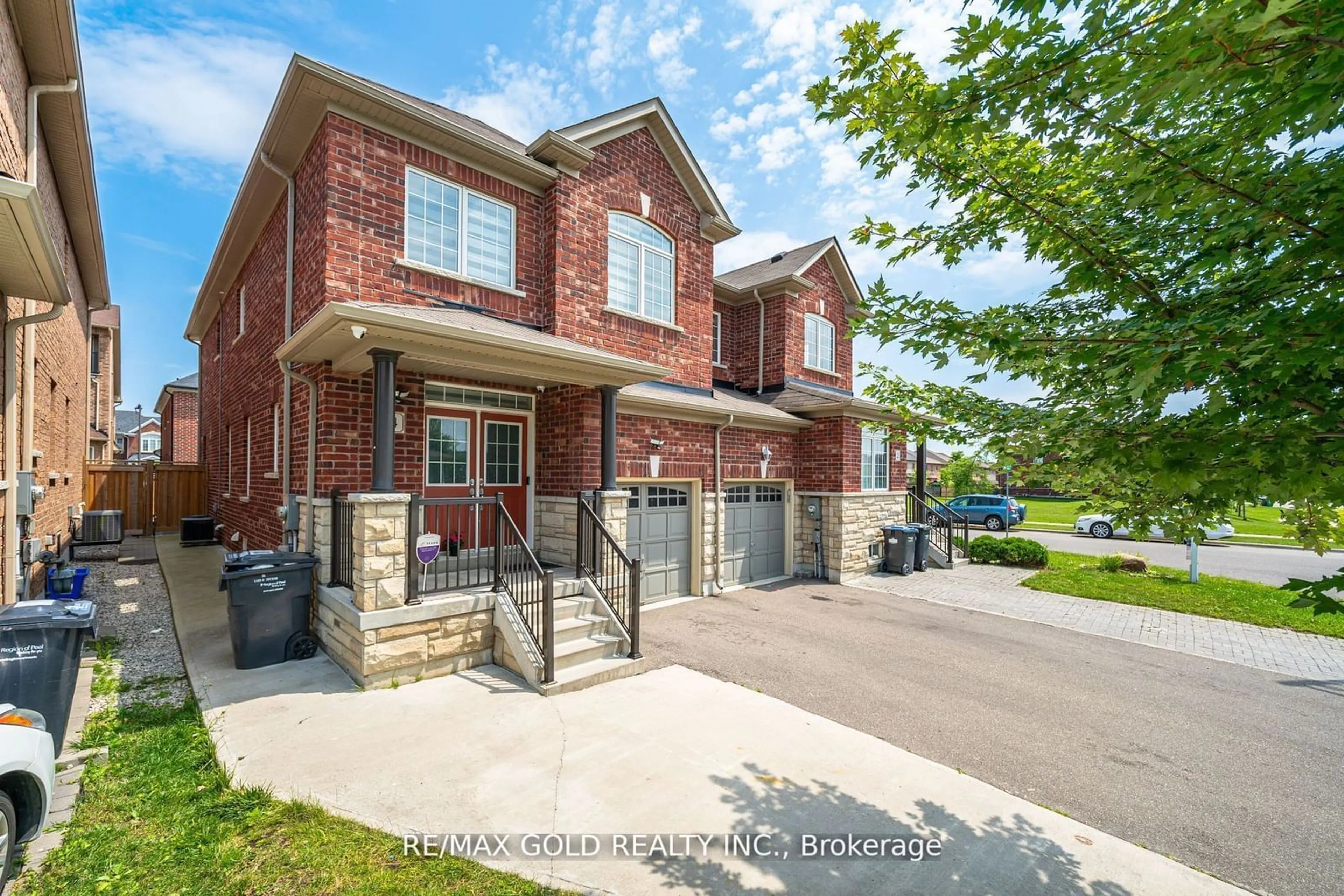 Home with brick exterior material, street for 4 Deer Ridge Tr, Caledon Ontario L7C 3Z7