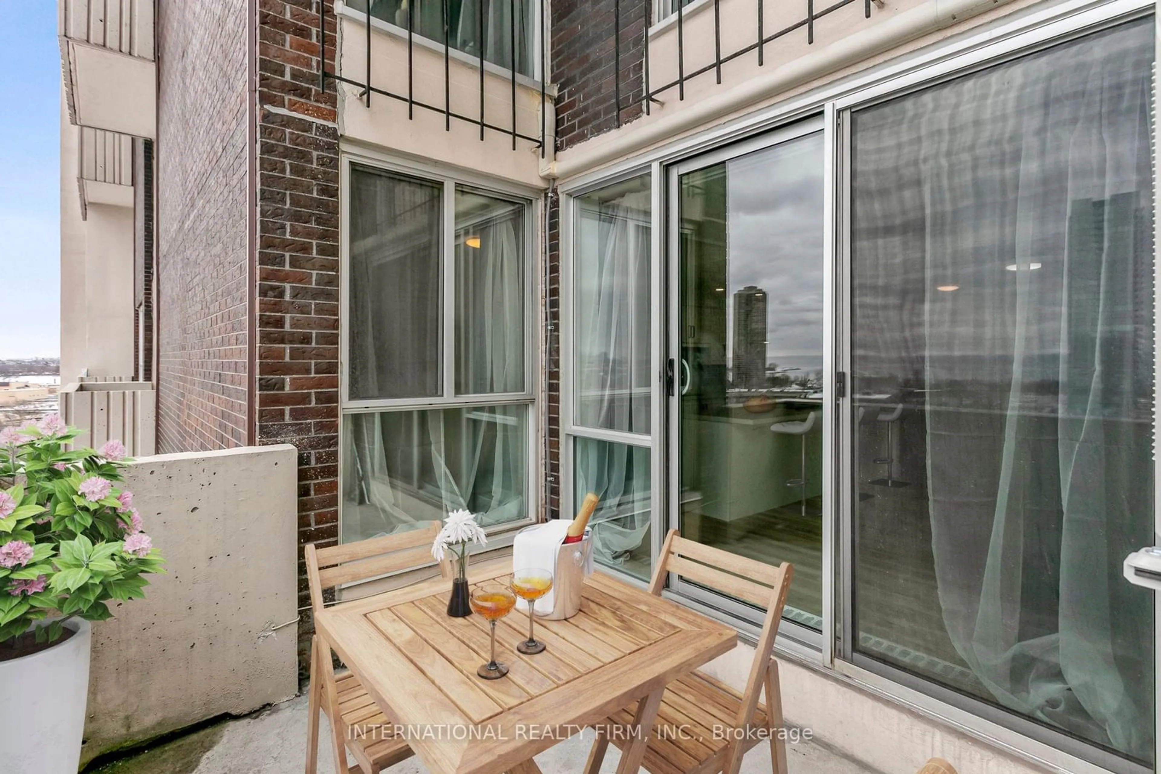 Patio, street for 60 Southport St #818, Toronto Ontario M6S 3N4