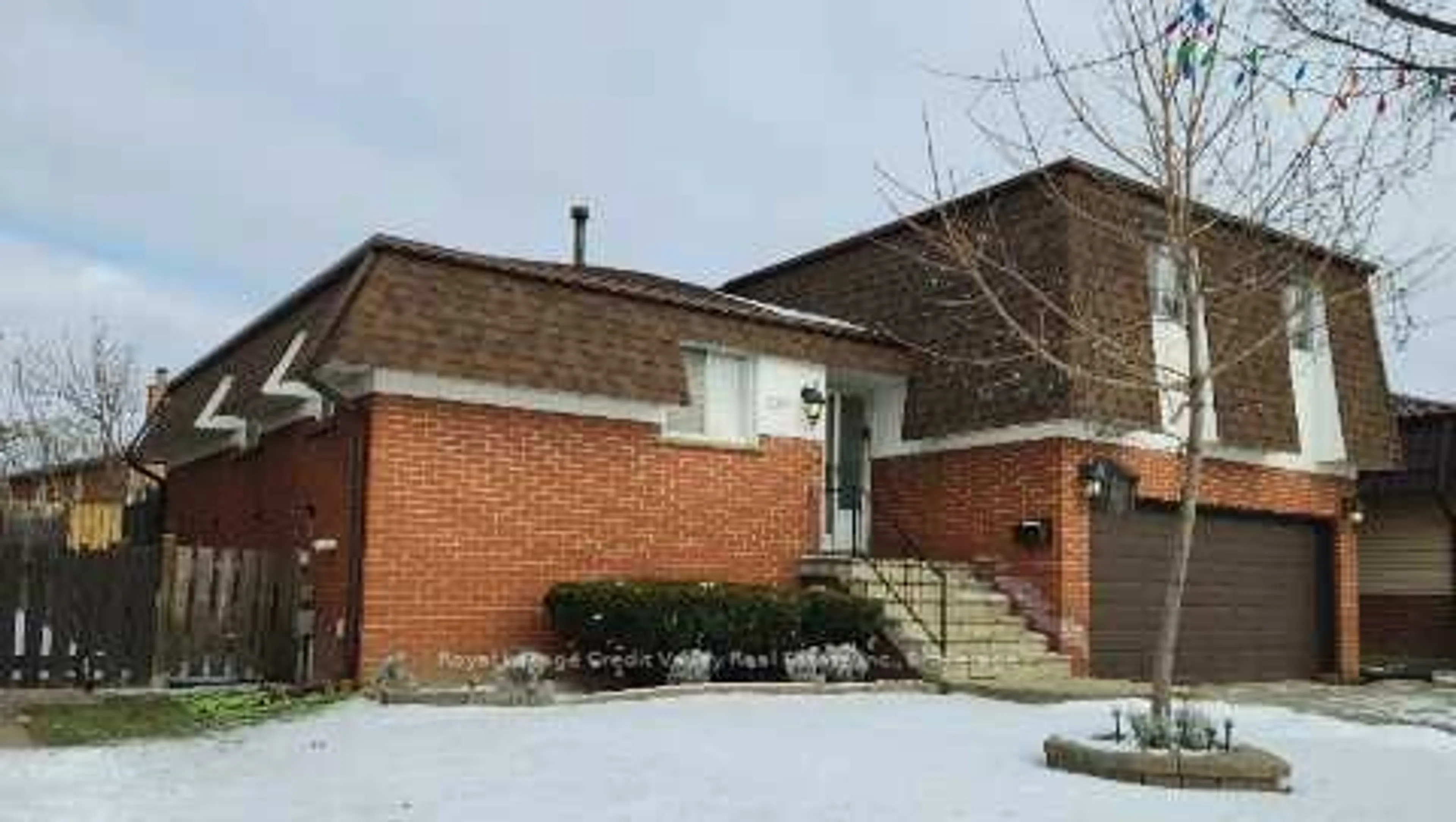 Home with brick exterior material, street for 230 Rutherford Rd, Brampton Ontario L6V 2X8