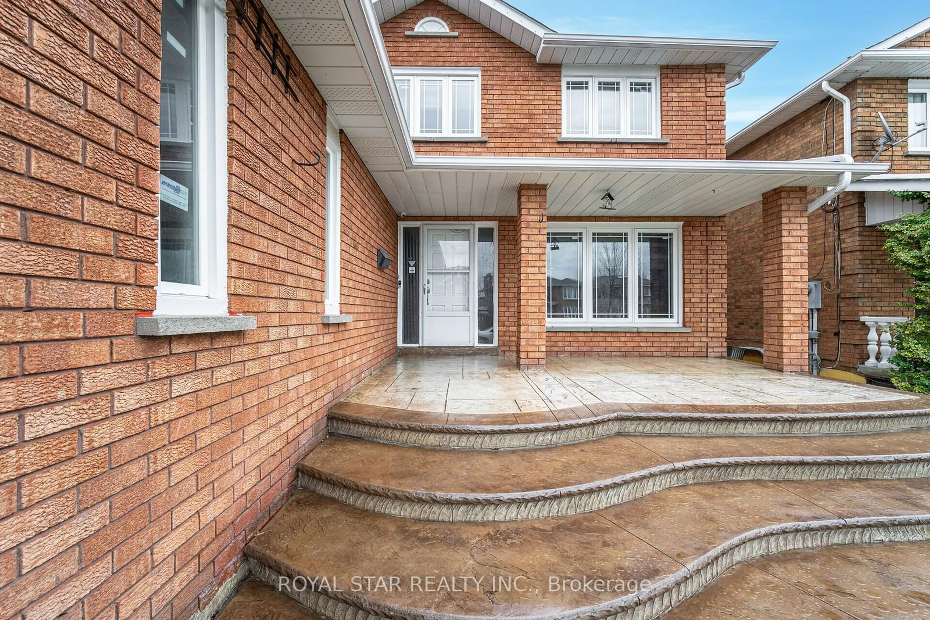 Home with brick exterior material, street for 10 Hedgerow Ave, Brampton Ontario L6Y 3C6