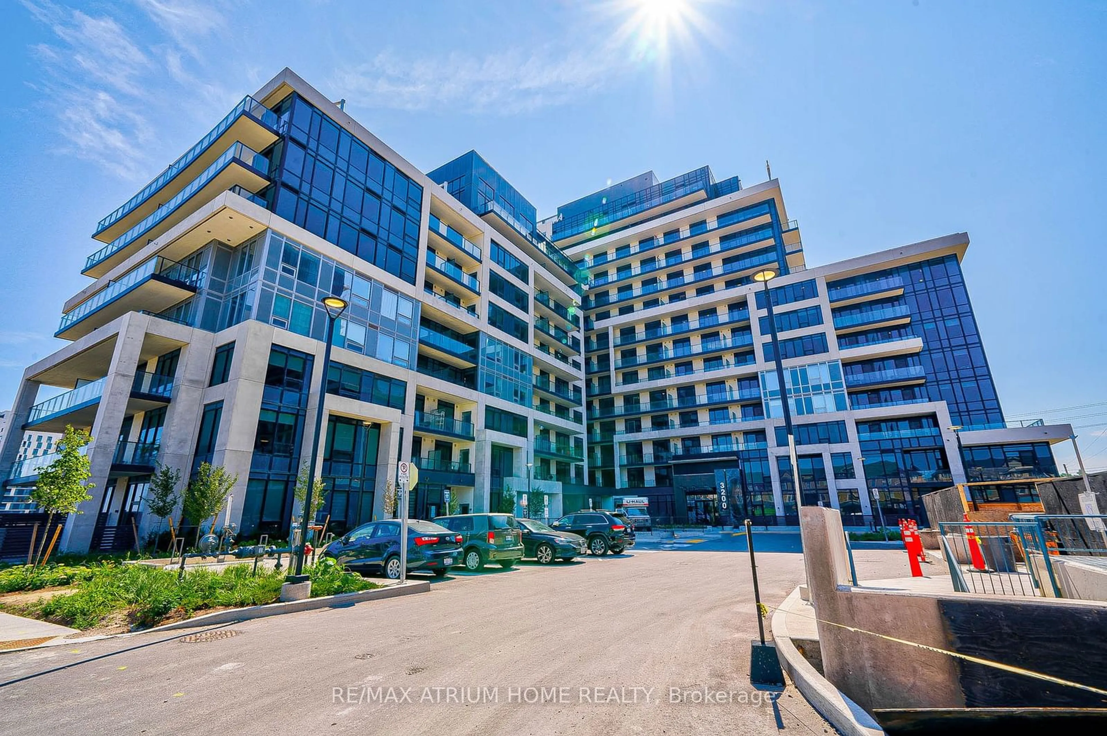 Unknown for 3200 William Coltson Ave #813, Oakville Ontario L6H 7W6