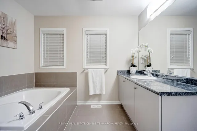 Additional property image - 74 Abercrombie Cres