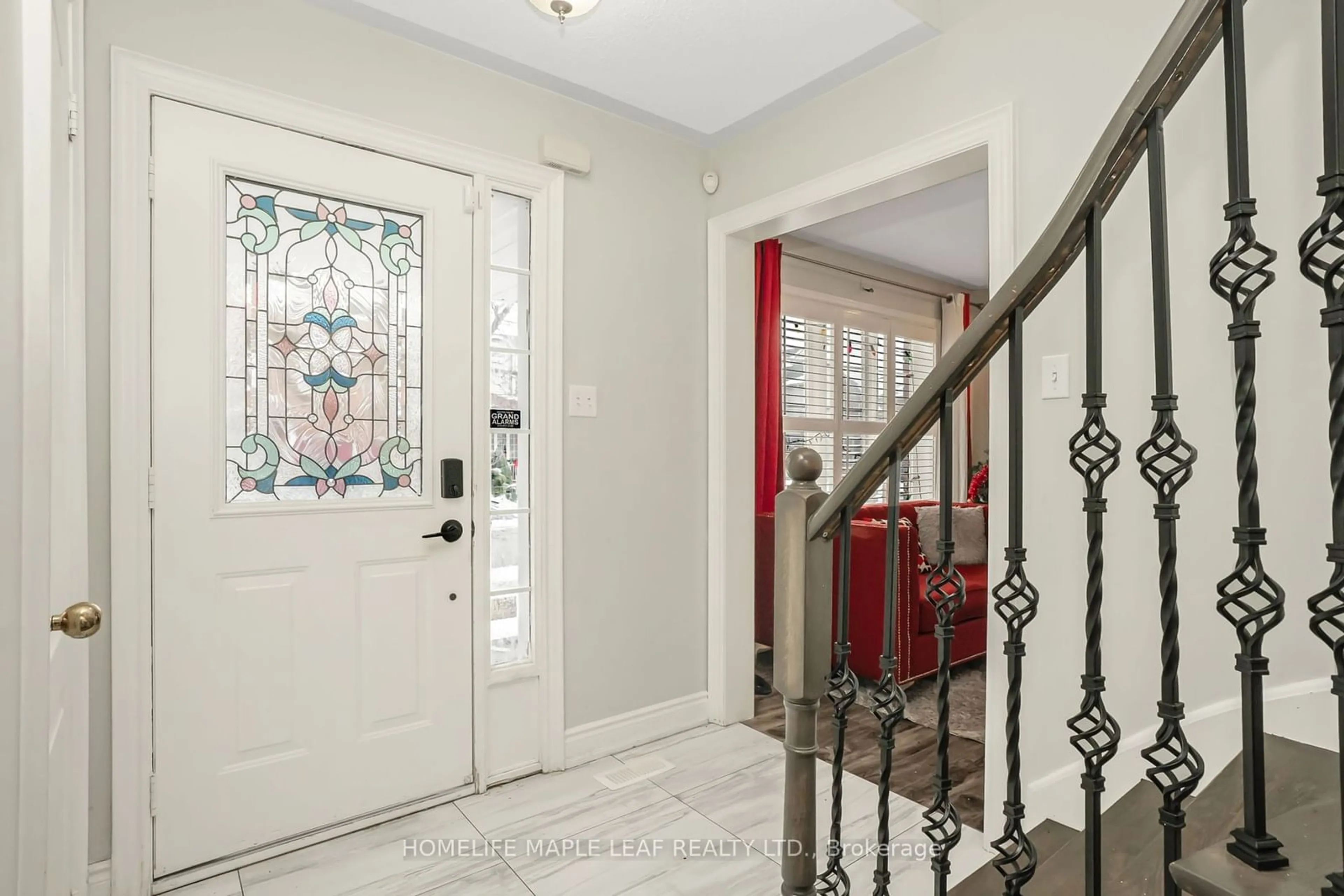 Indoor entryway for 1 MADRONNA Gdns, Brampton Ontario L7A 2V4