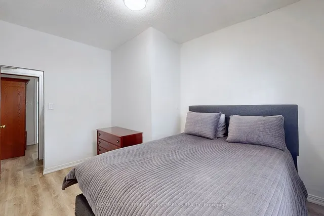 Additional property image - 560 Perth Ave