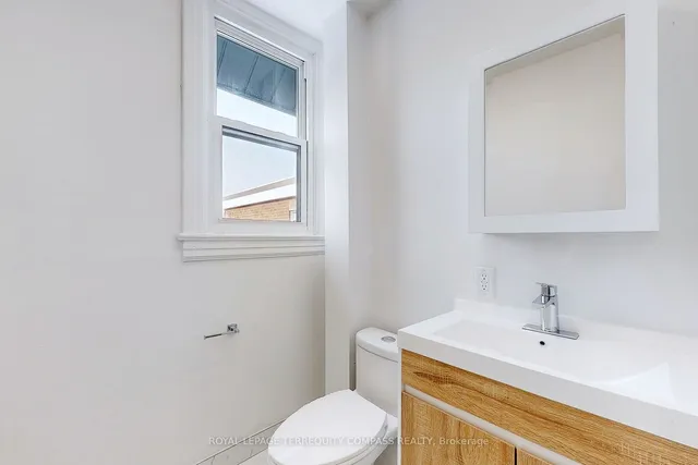 Additional property image - 560 Perth Ave