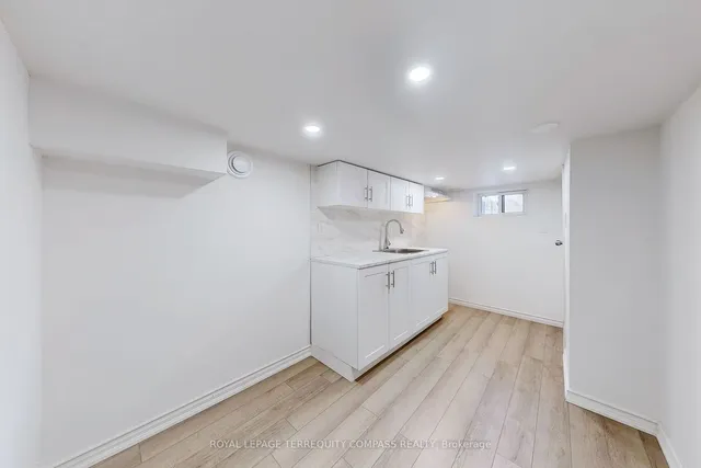 Additional property image - 560 Perth Ave