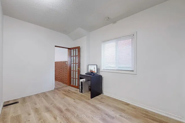 Additional property image - 560 Perth Ave