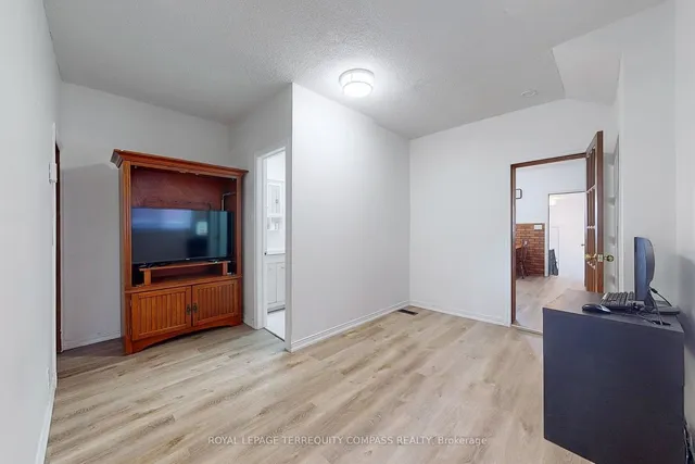 Additional property image - 560 Perth Ave