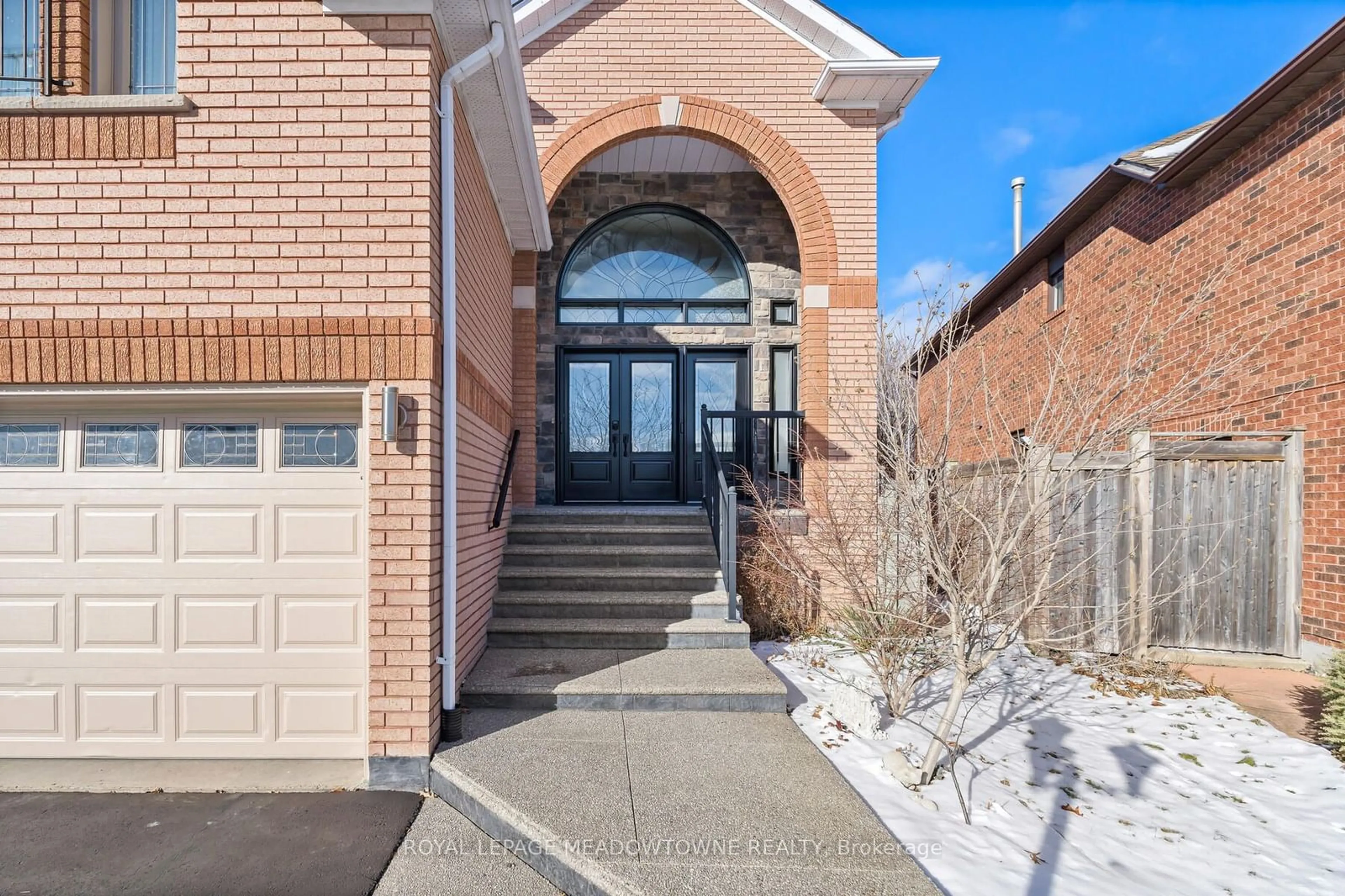 Home with brick exterior material, street for 34 Hepburn Cres, Halton Hills Ontario L7G 5P8