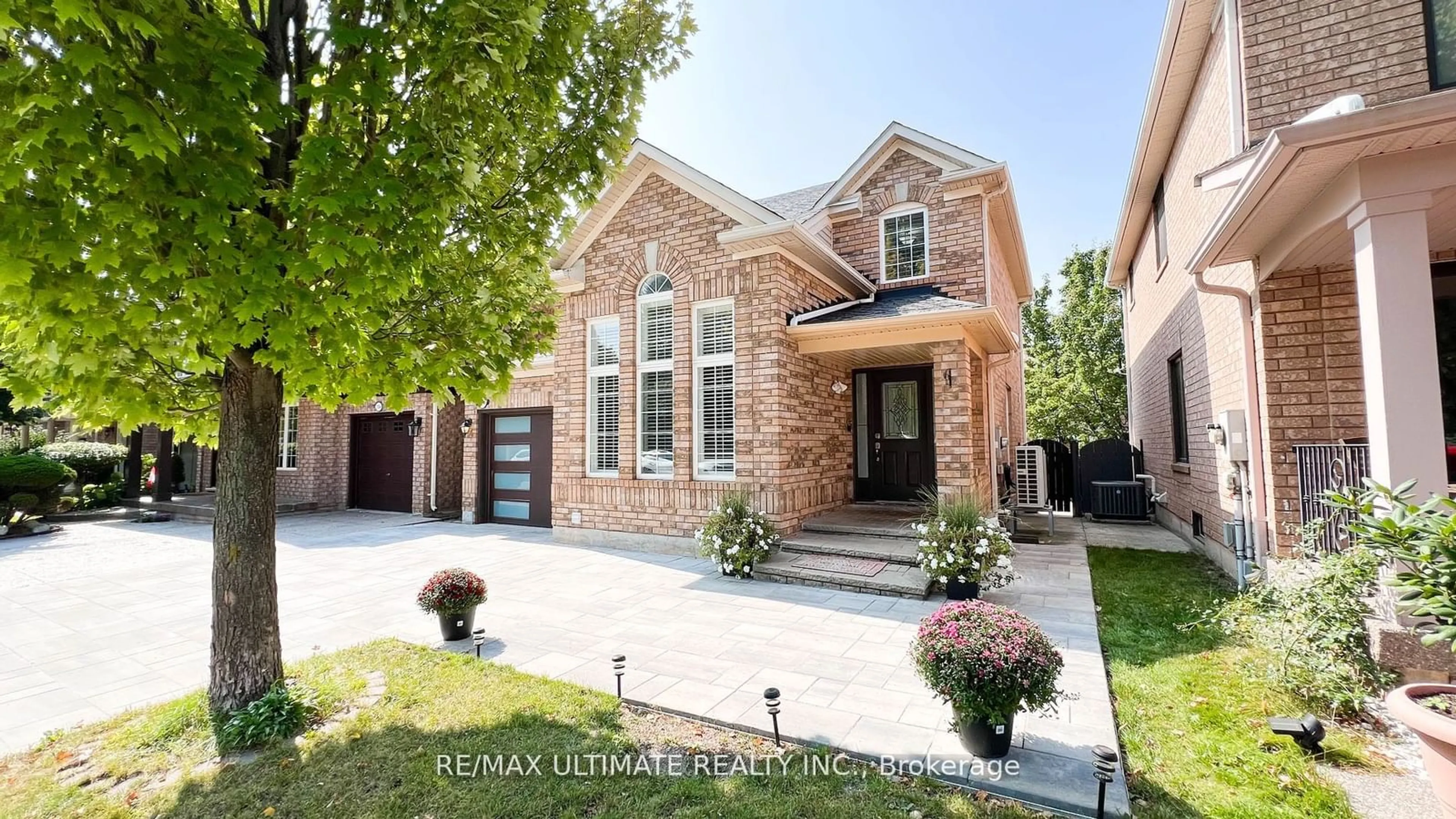 Home with brick exterior material, street for 2598 Dashwood Dr, Oakville Ontario L6M 4C2