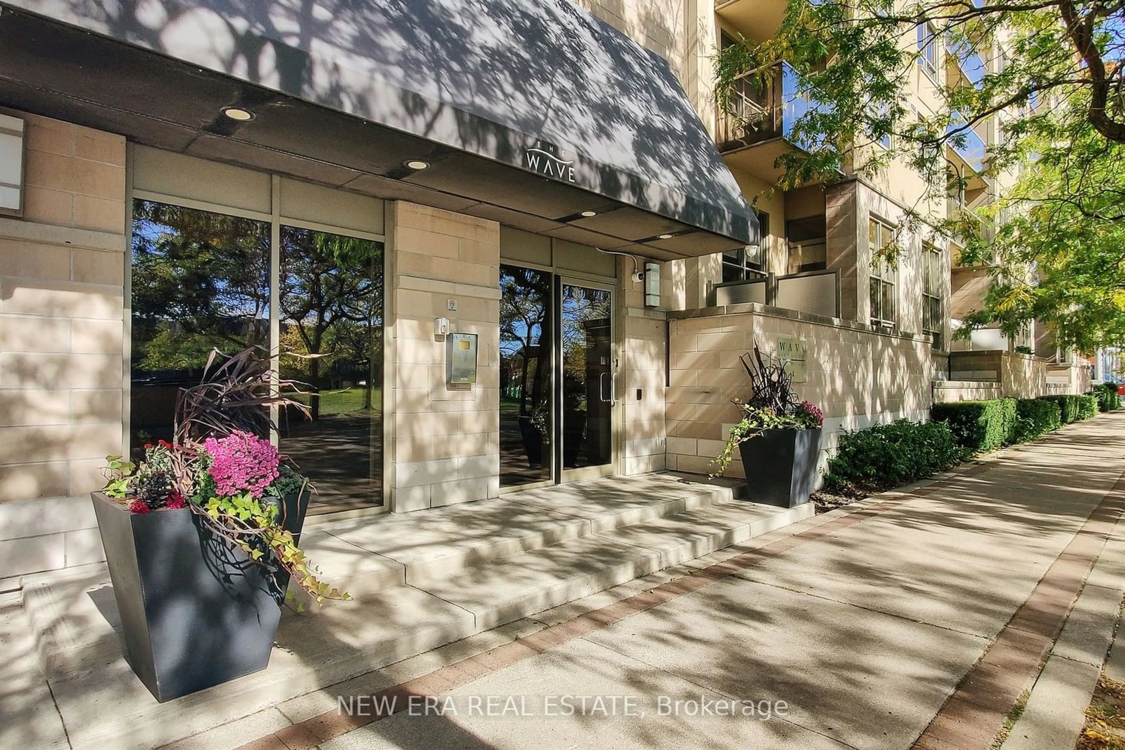 Indoor foyer for 4 Elsinore Path #1009, Toronto Ontario M8V 4G7