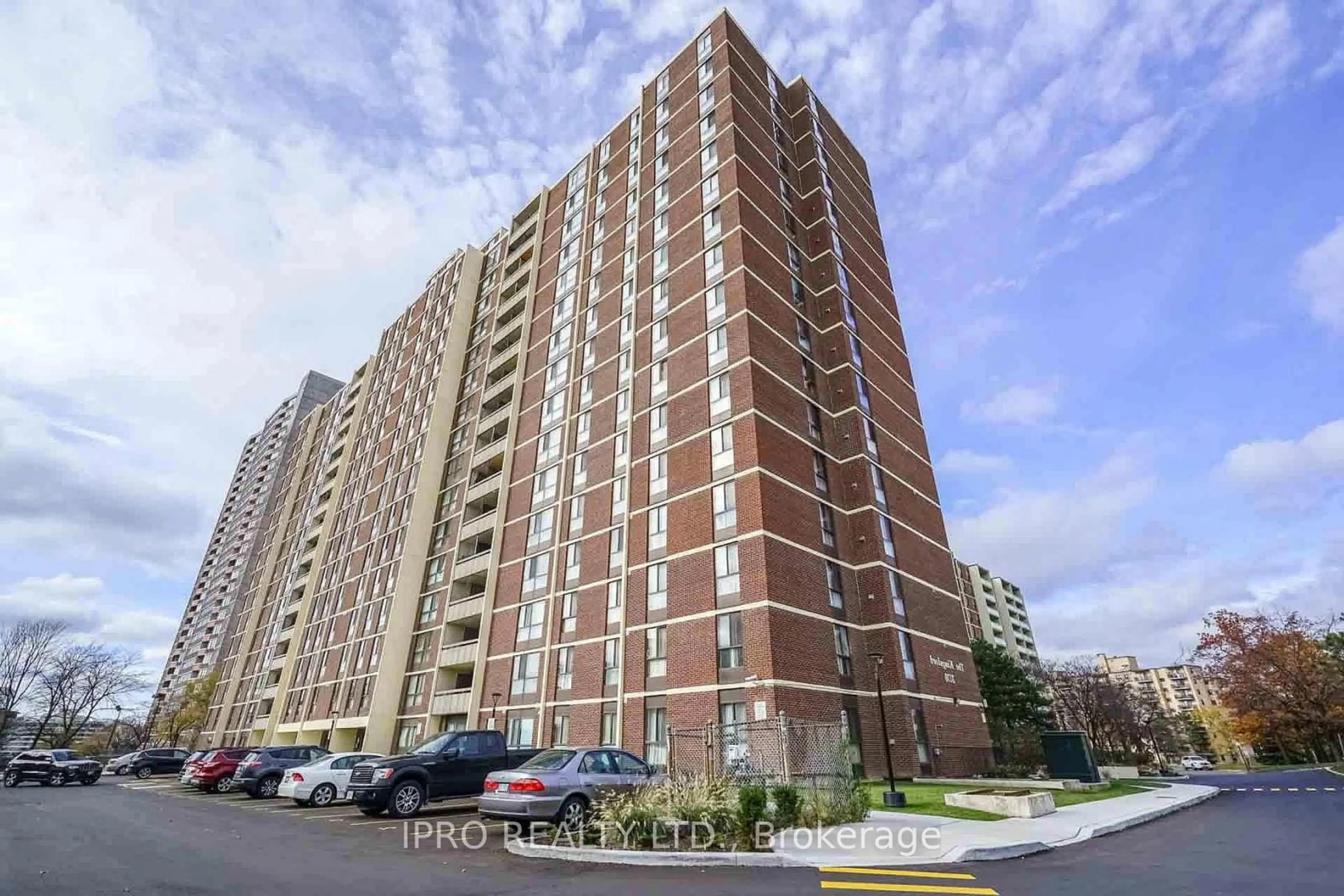 Unknown for 3170 Kirwin Ave #204, Mississauga Ontario L5A 3R1