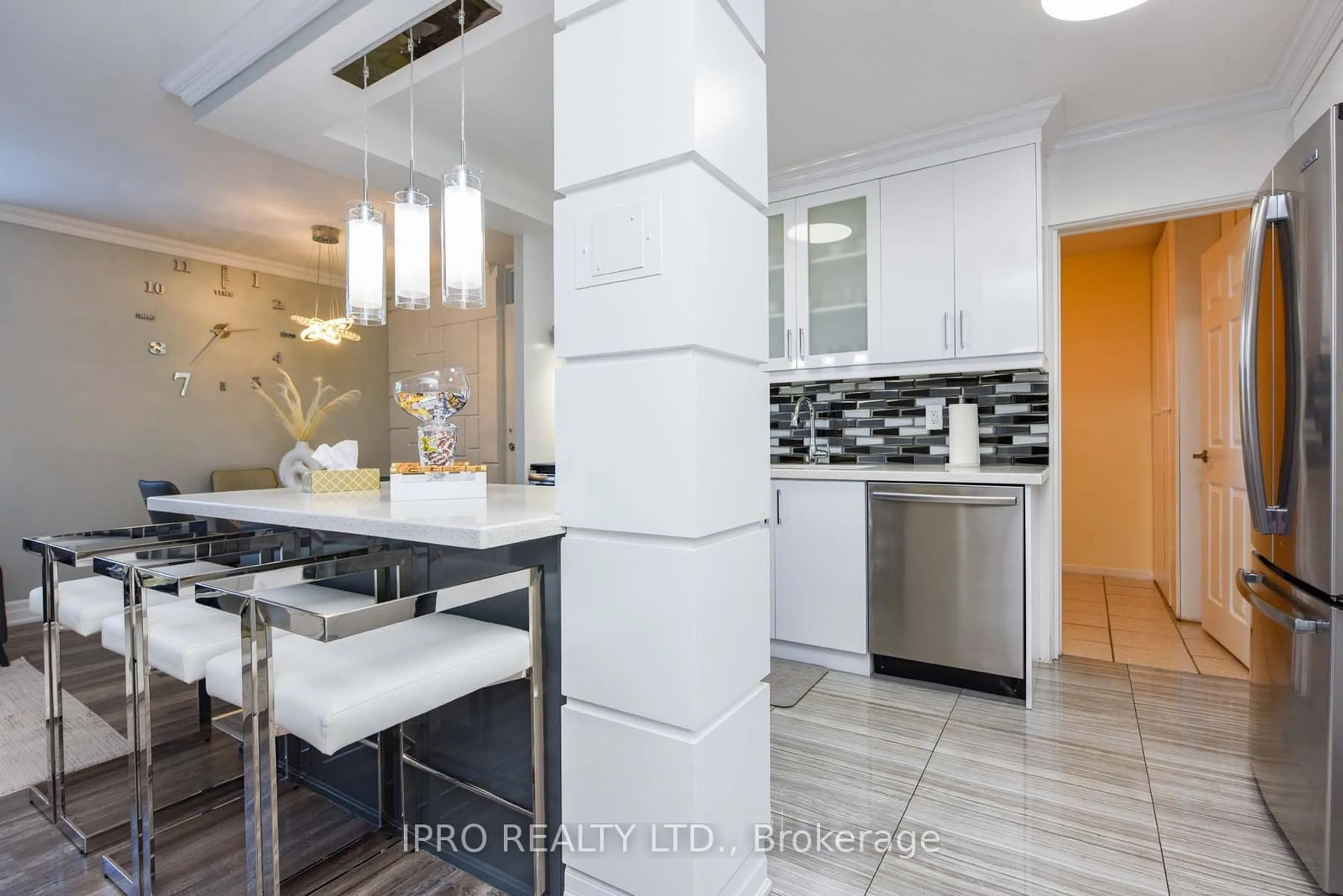 Contemporary kitchen, ceramic/tile floor for 3170 Kirwin Ave #204, Mississauga Ontario L5A 3R1