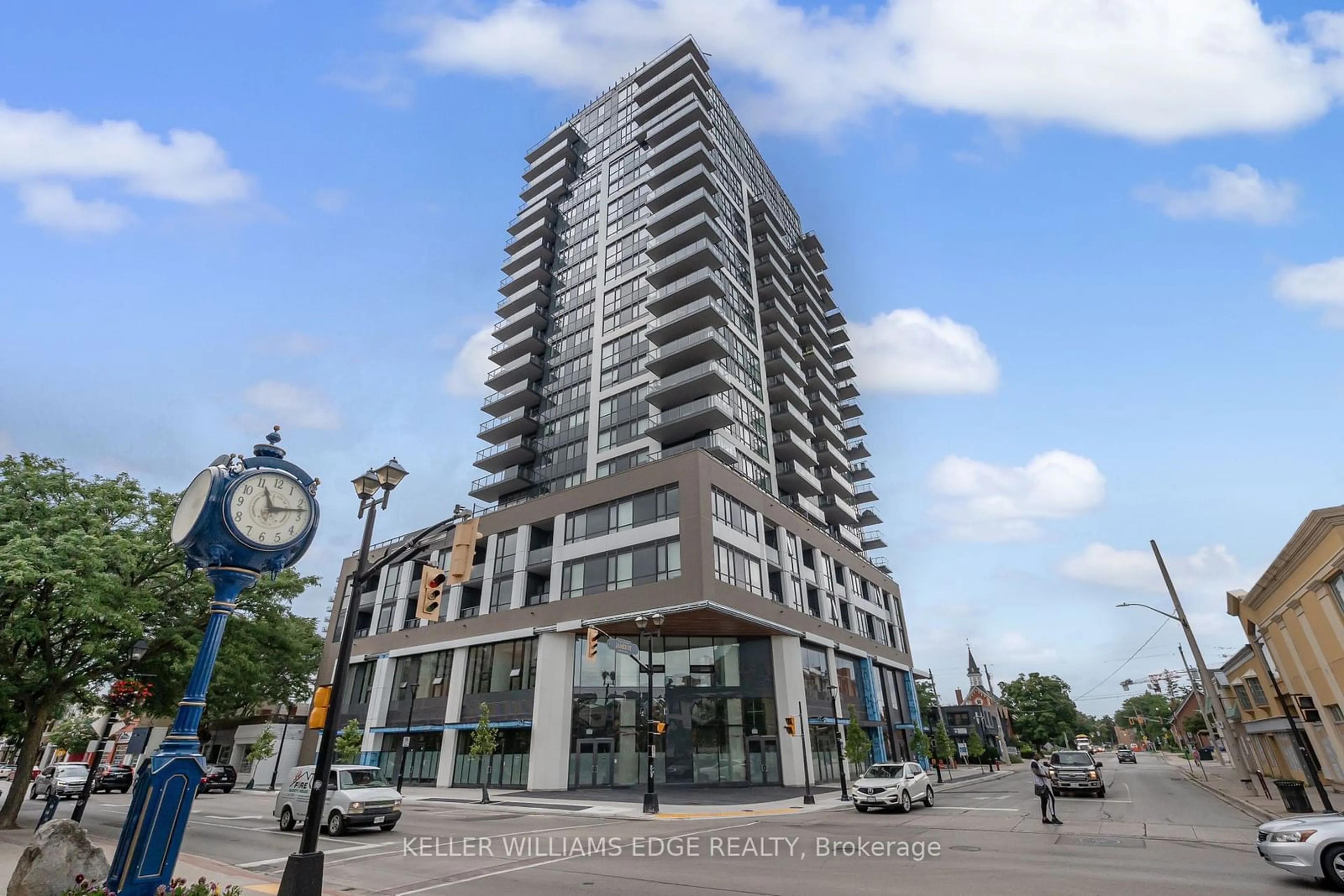 Indoor foyer for 2007 James St #707, Burlington Ontario L7R 1H1