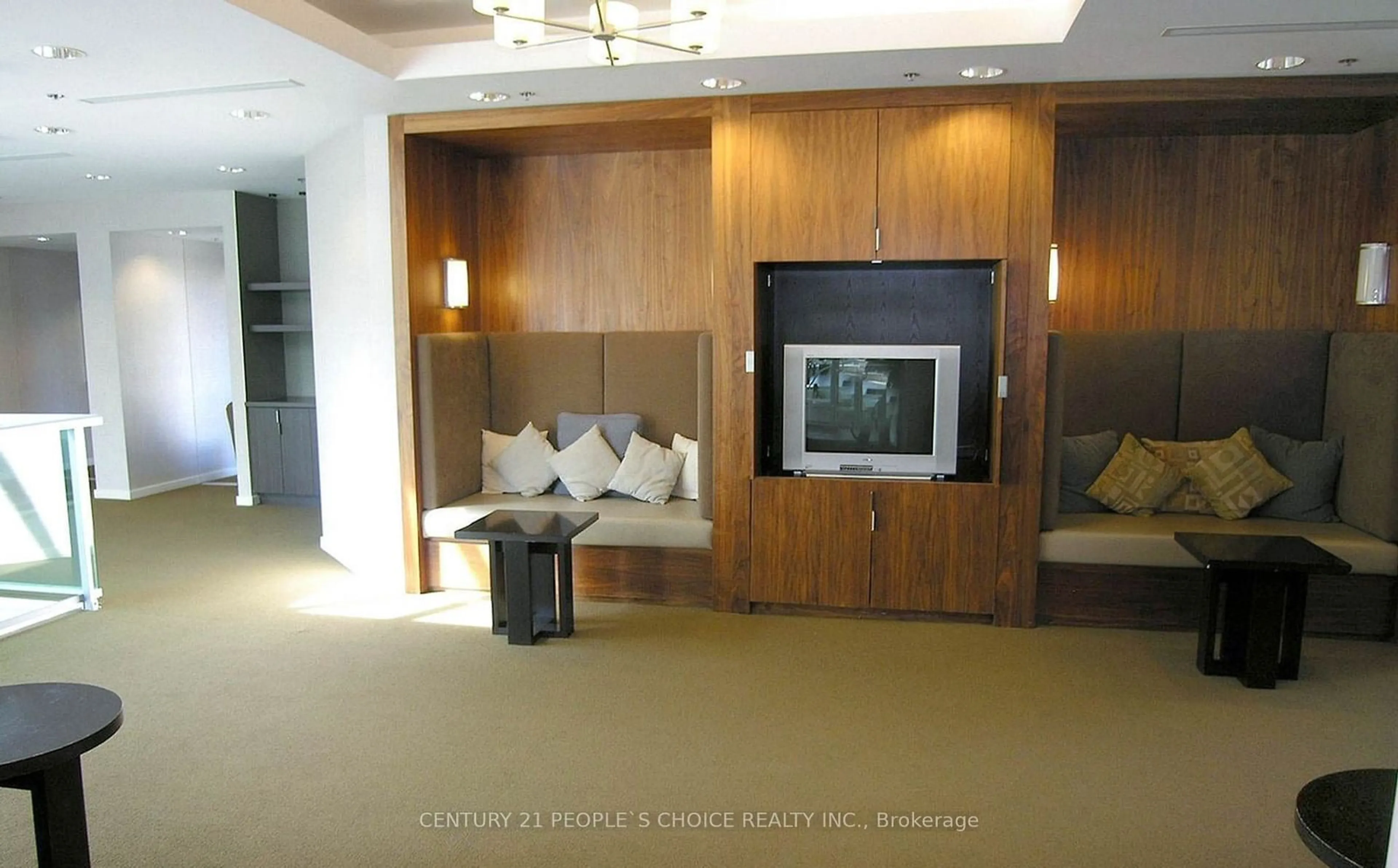 Lobby for 1 Elm Dr #903, Mississauga Ontario L5B 4M1