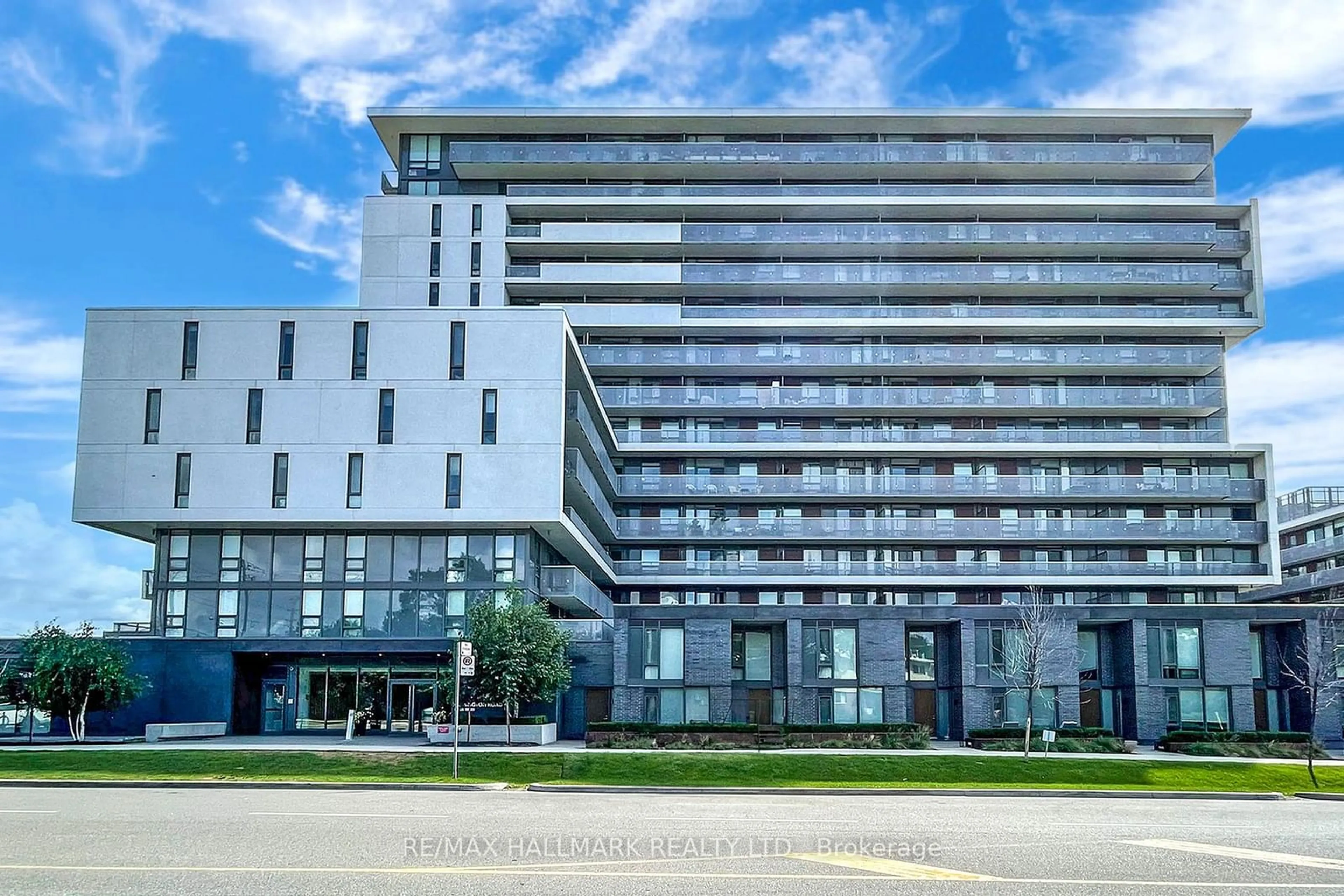 Indoor foyer for 160 Flemington Rd #413, Toronto Ontario M6A 1N6