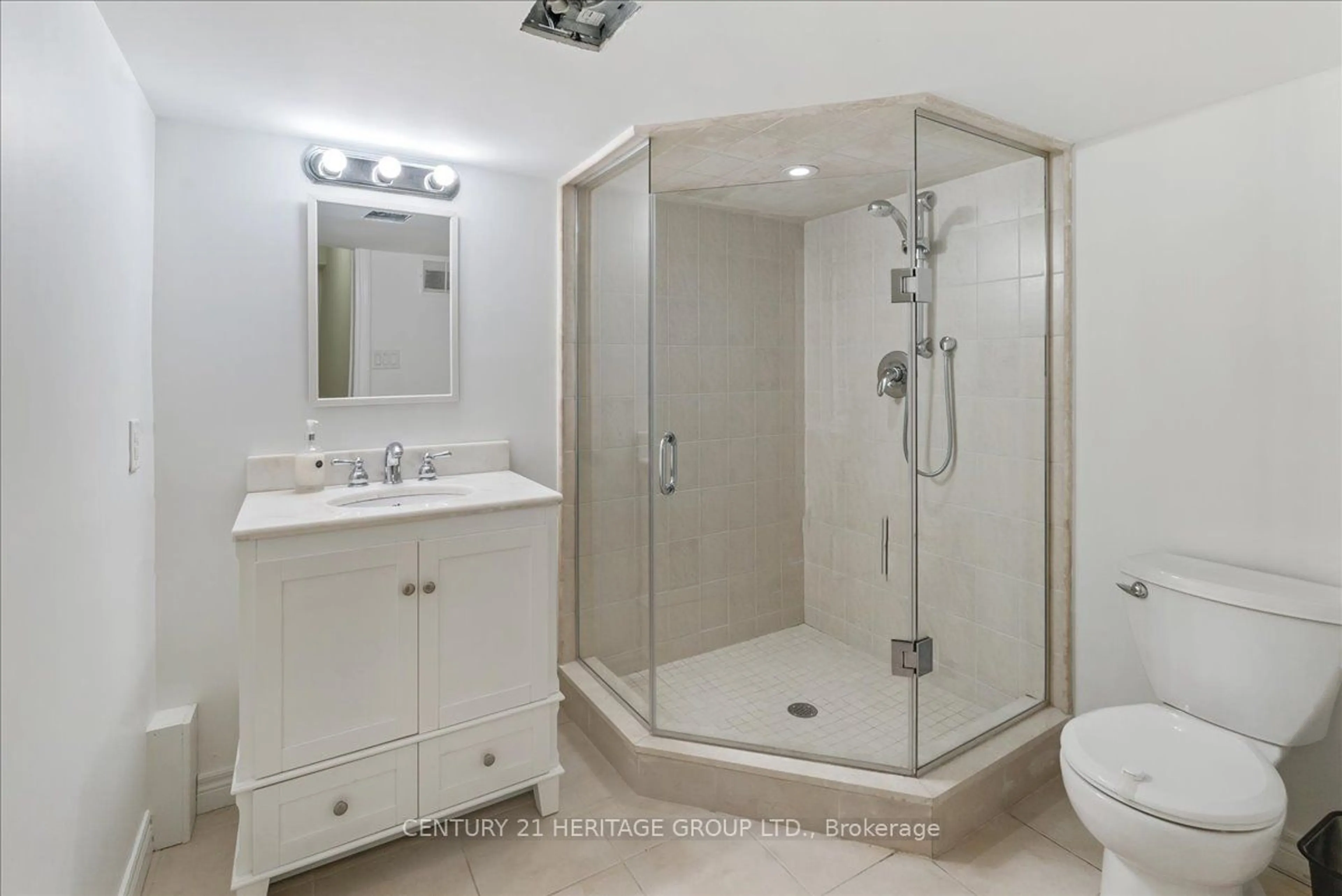 Standard bathroom, ceramic/tile floor for 52 Harold St, Toronto Ontario M8Z 3R3