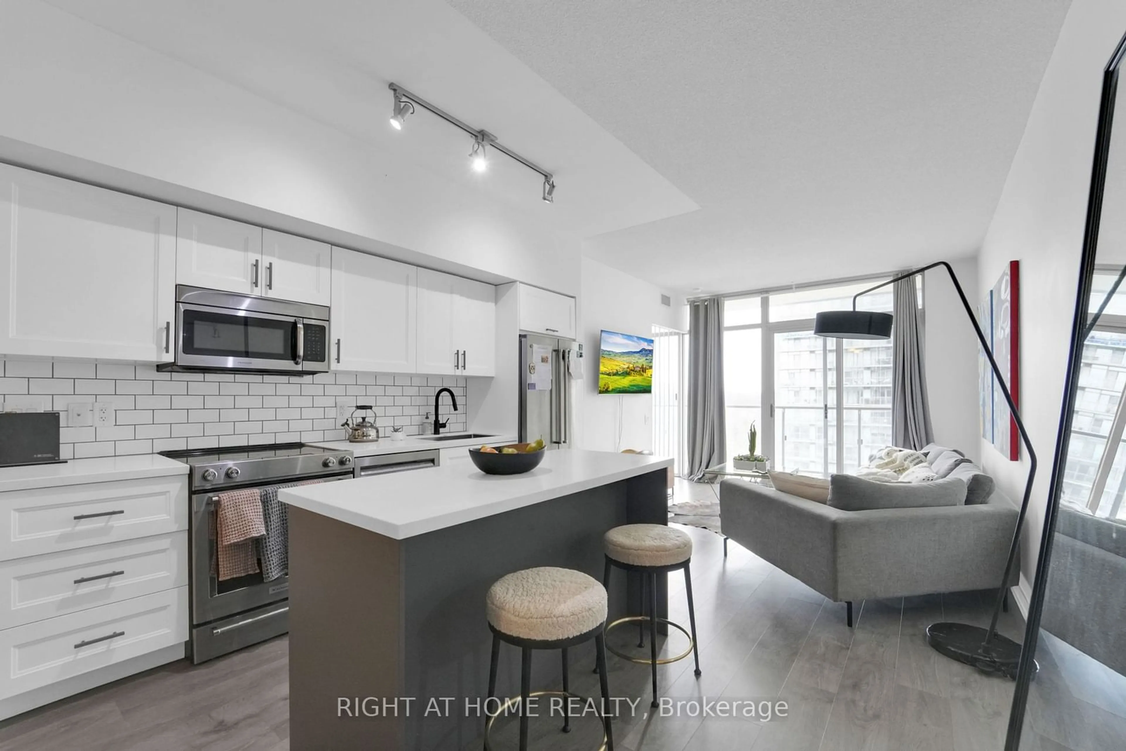 Open concept kitchen, unknown for 105 The Queensway St #1414, Toronto Ontario M6S 5B5