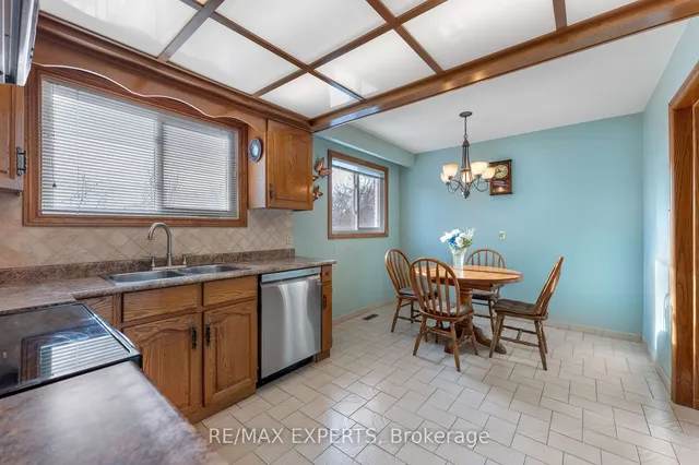 Additional property image - 16 Islay Crt