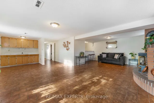 Additional property image - 16 Islay Crt
