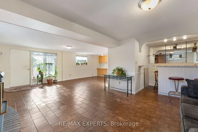 Additional property image - 16 Islay Crt